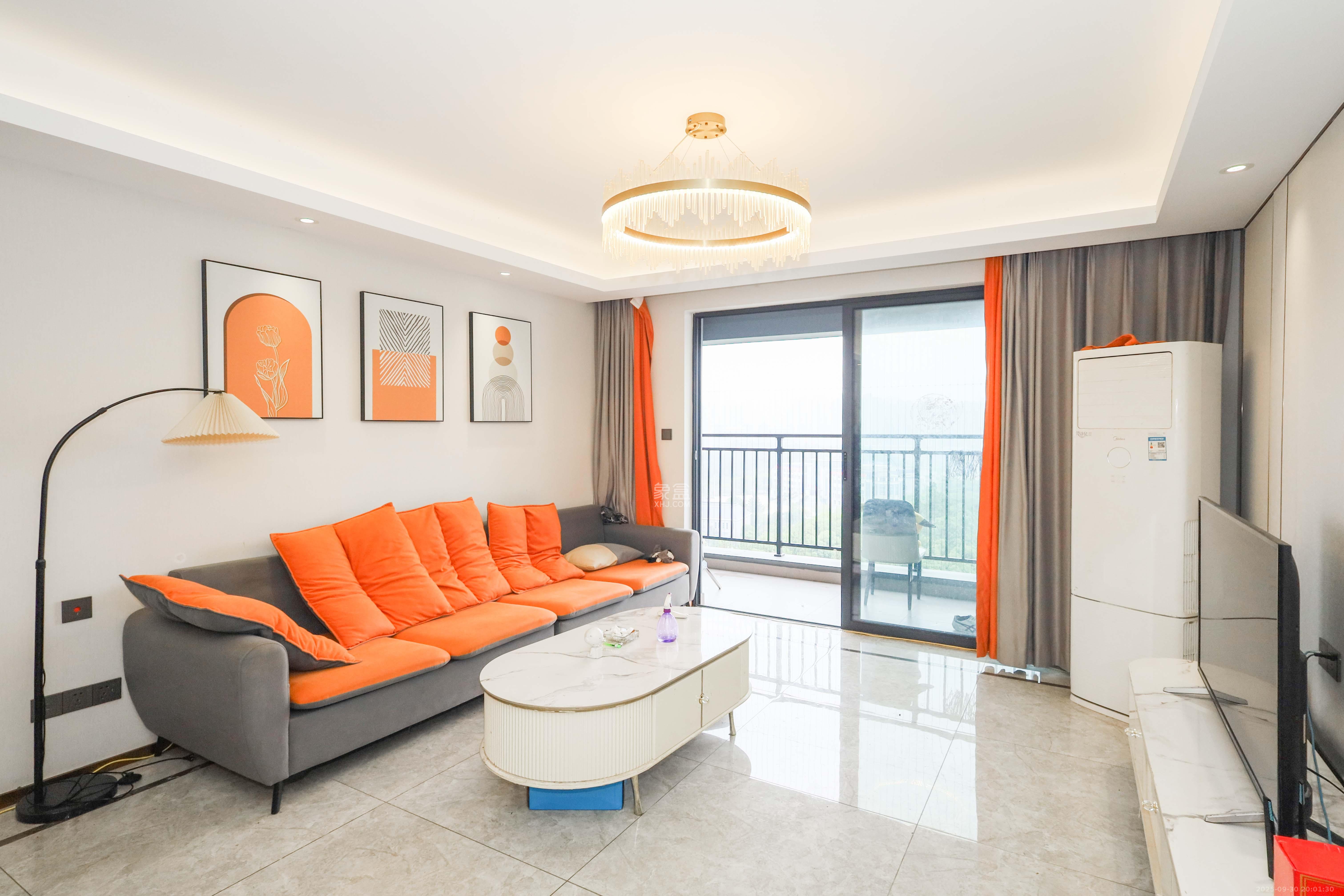 梅溪悦章 4室2厅2卫 180.0万 梅溪悦章 4室2厅2卫 180.0万客厅