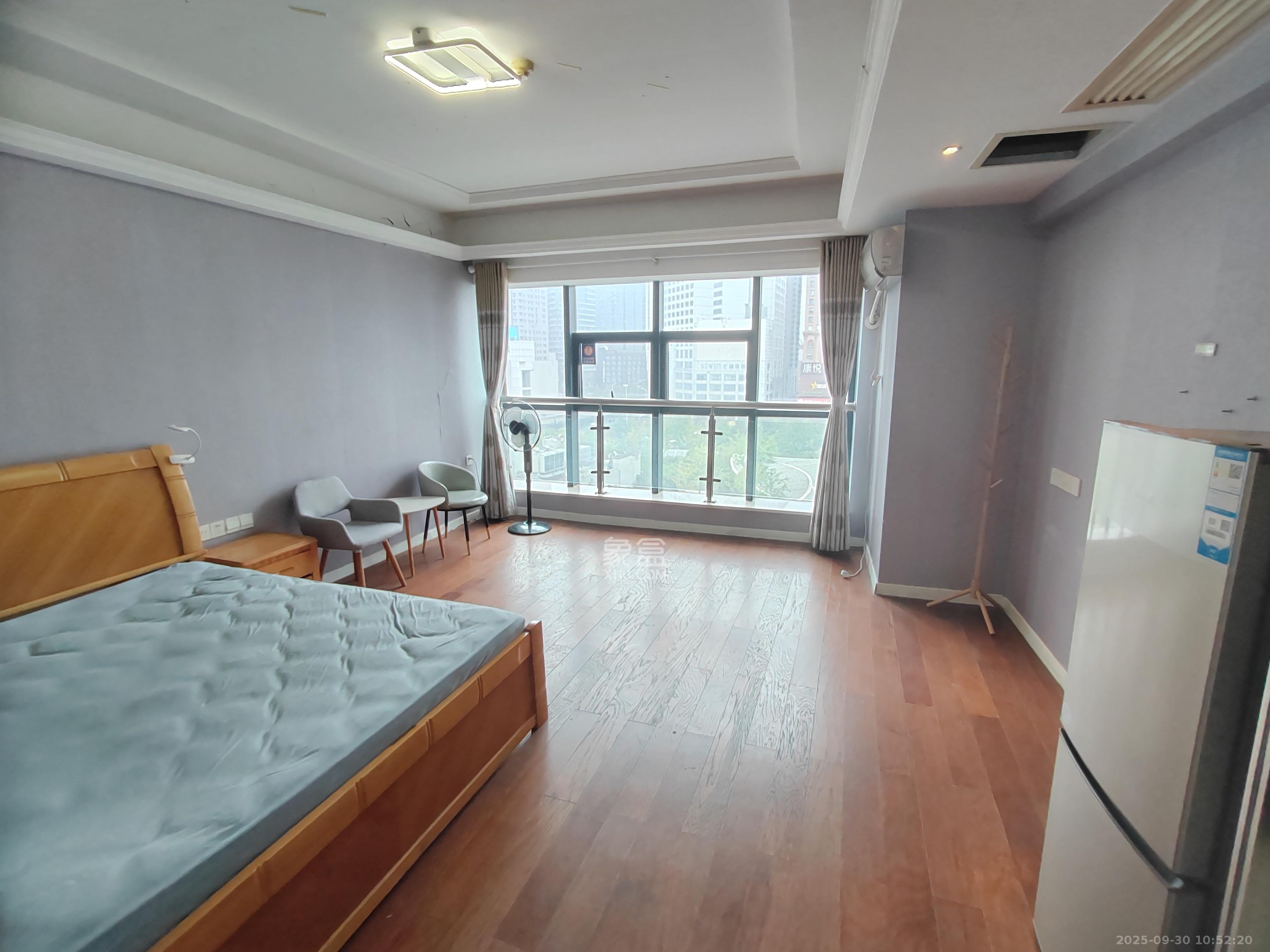 壹号公馆  1室1厅1卫    2200.0元/月室内图