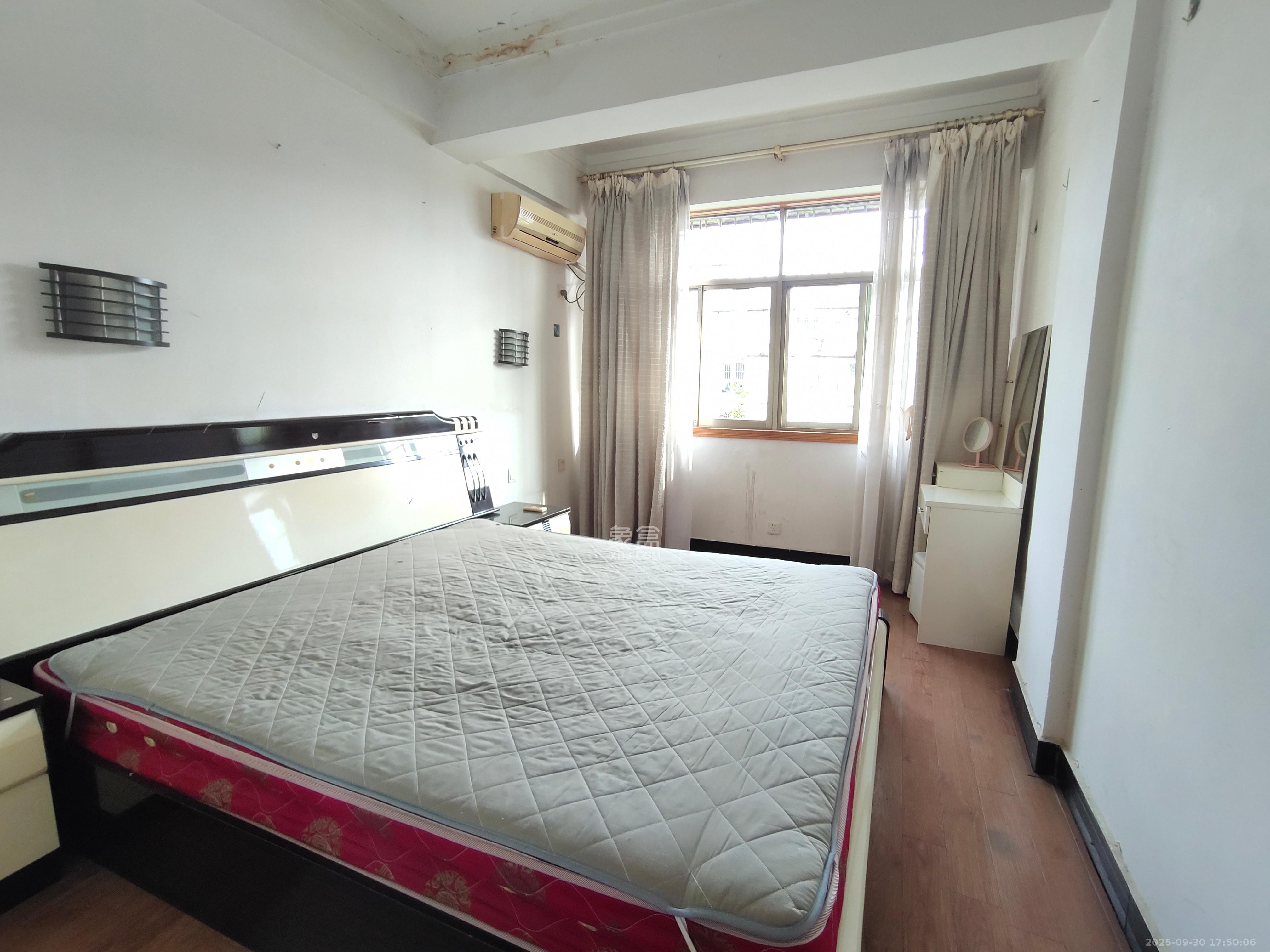 扬帆小区 1室1厅1卫 1500.0元/月 扬帆小区 1室1厅1卫 1500.0元/月室内图