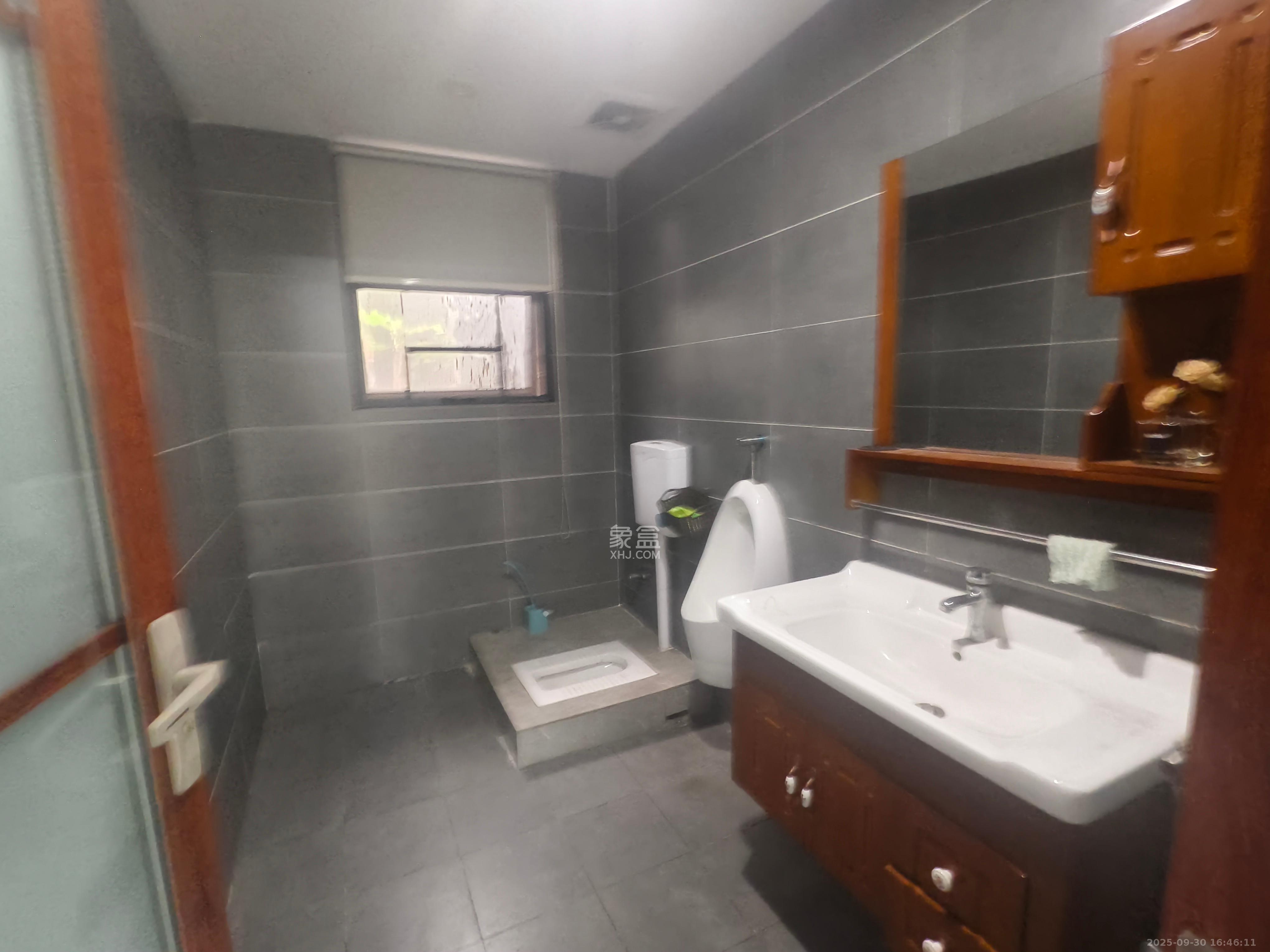 万科城 5室2厅2卫 7000.0元/月 万科城 5室2厅2卫 7000.0元/月室内图