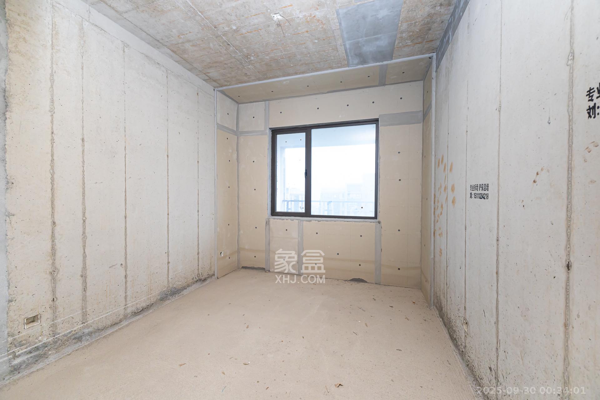 润和湘江天地E区 4室2厅2卫 168.0万 润和湘江天地E区 4室2厅2卫 168.0万卧室