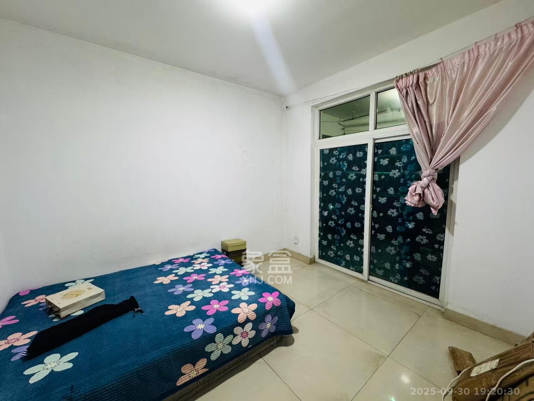 万事佳景园  3室2厅2卫    1700.0元/月室内图