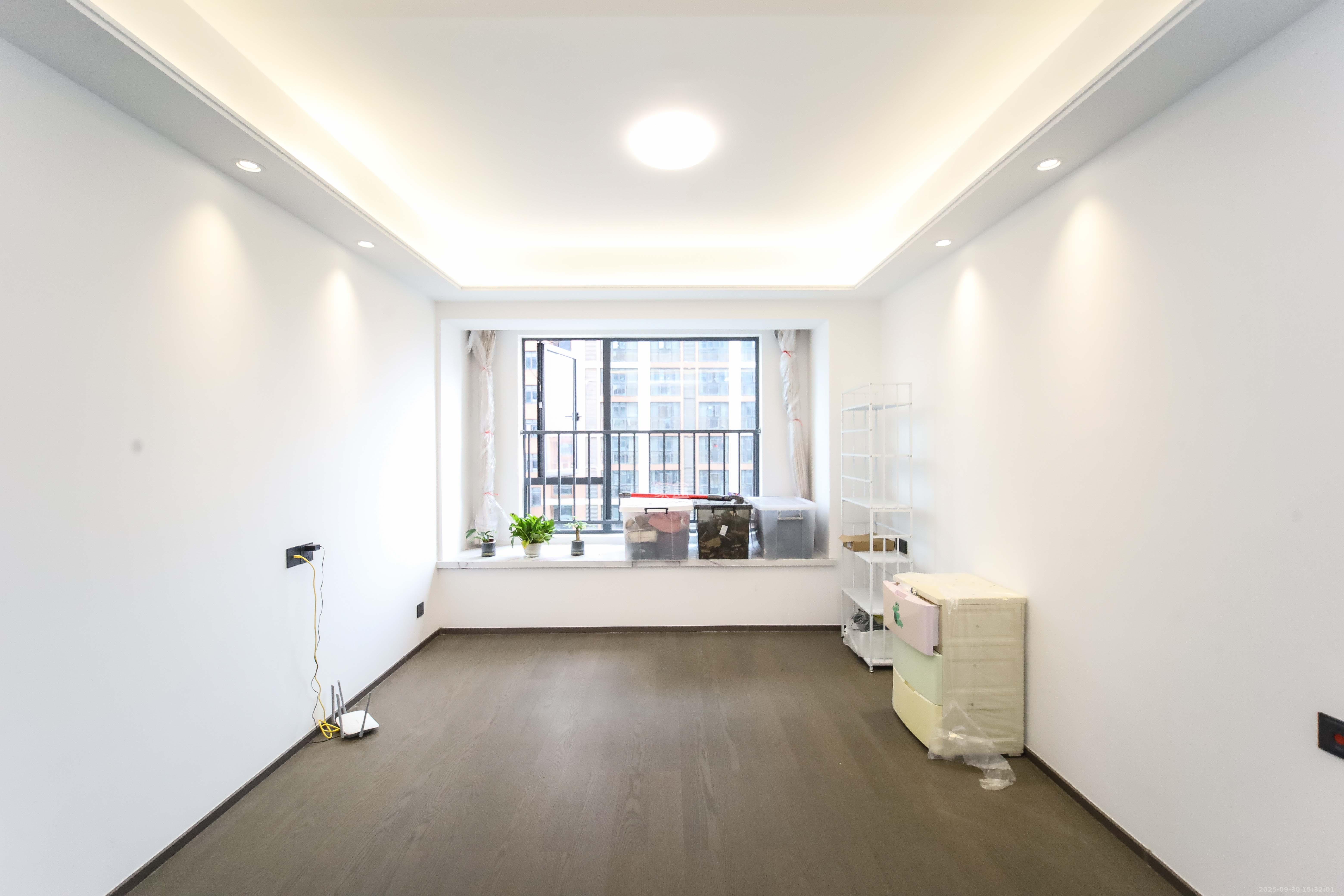 德奥上河城章 4室2厅2卫 230.0万 德奥上河城章 4室2厅2卫 230.0万卧室