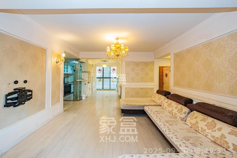 英祥春天  3室2厅2卫    2800.0元/月室内图