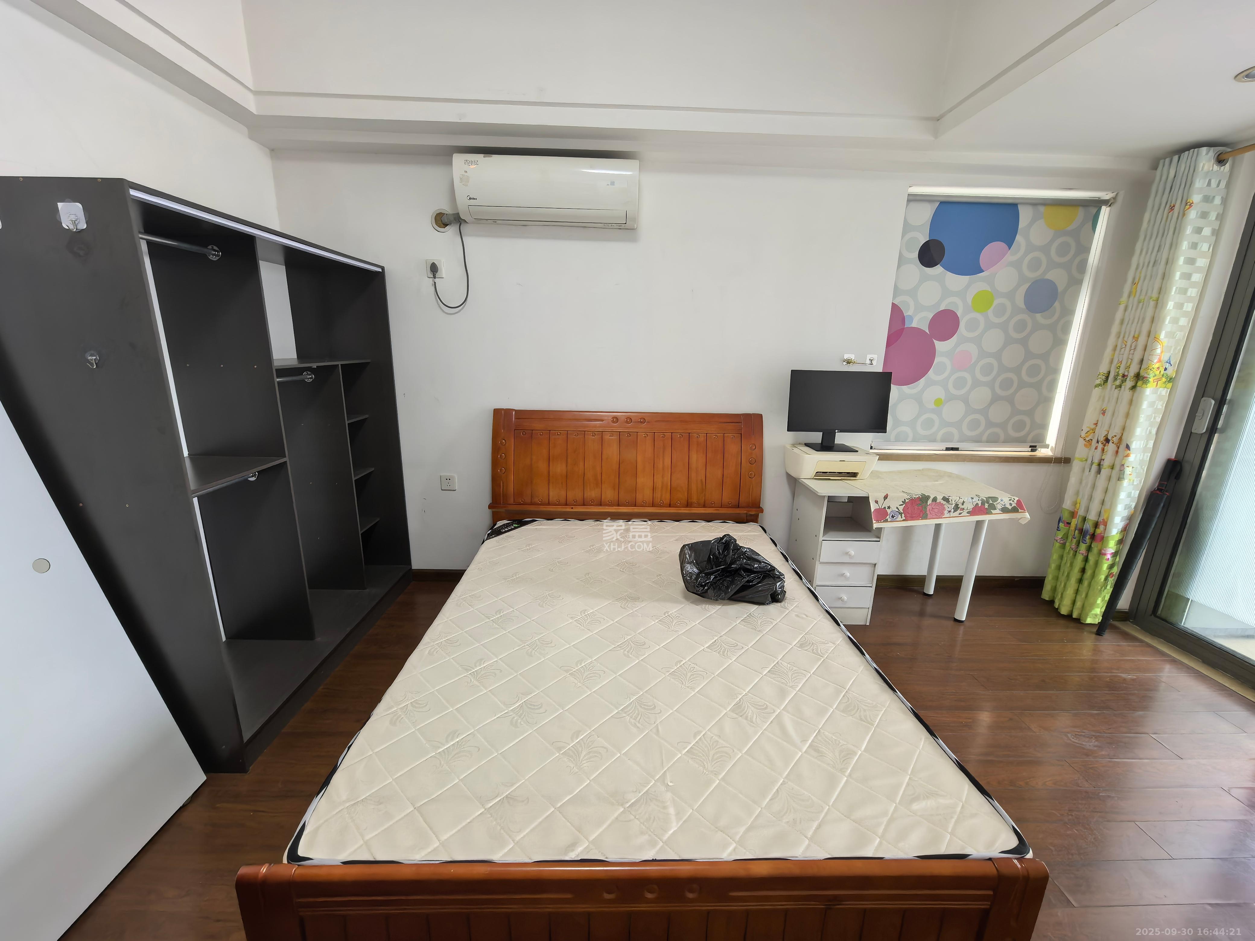 环宇天地、中海地产(中信城市广场二期) 2室2厅1卫 1800.0元/月 环宇天地、中海地产(中信城市广场二期) 2室2厅1卫 1800.0元/月室内图