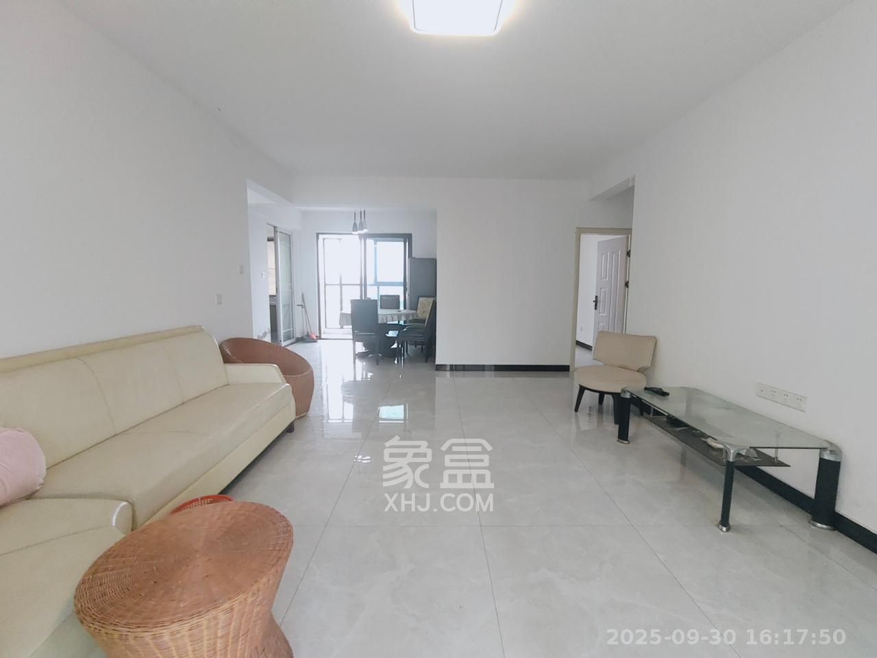 东方美地 3室2厅2卫 2400.0元/月 东方美地 3室2厅2卫 2400.0元/月室内图