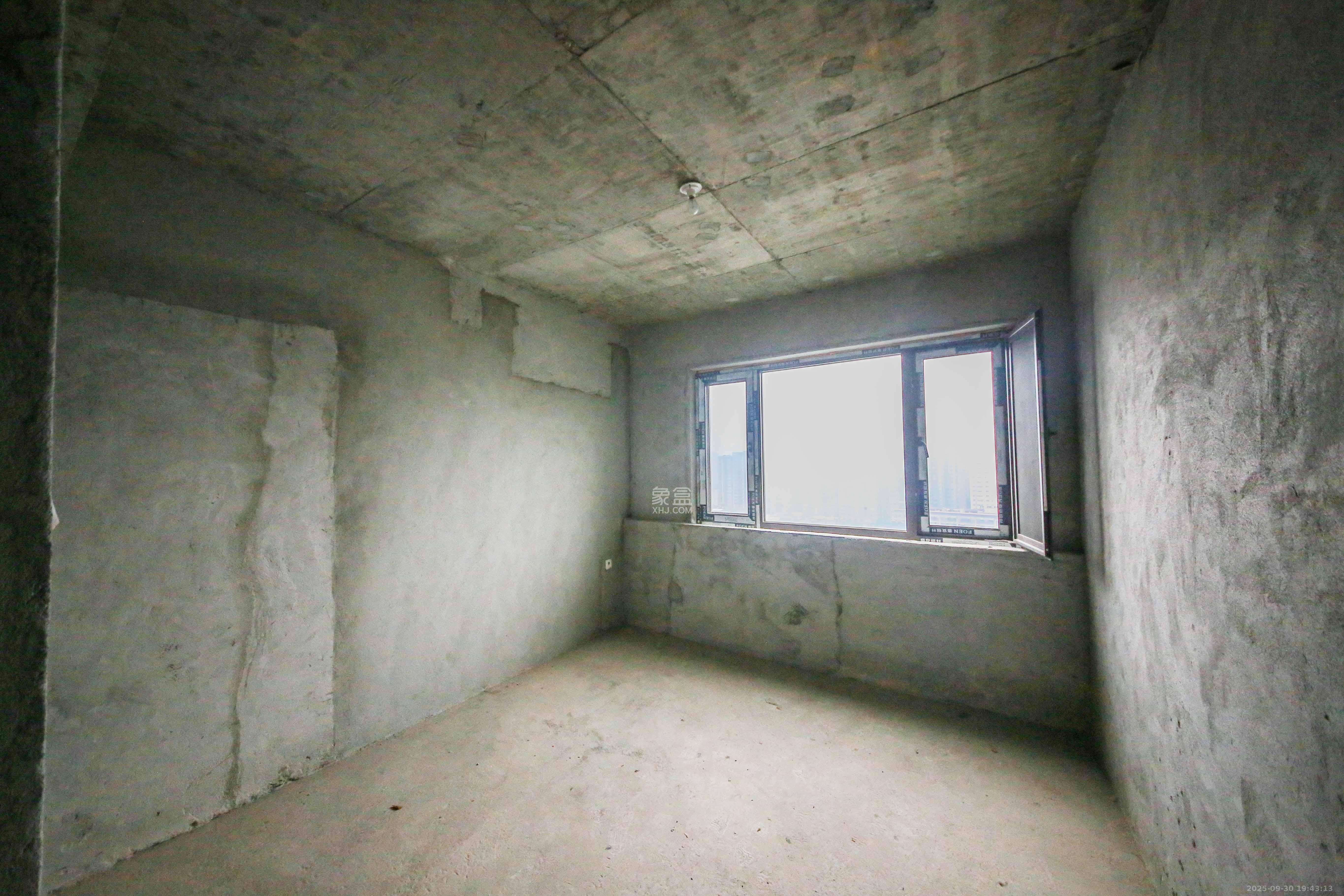 天一康园(湖南电力科技园)  4室2厅2卫    270.0万卧室