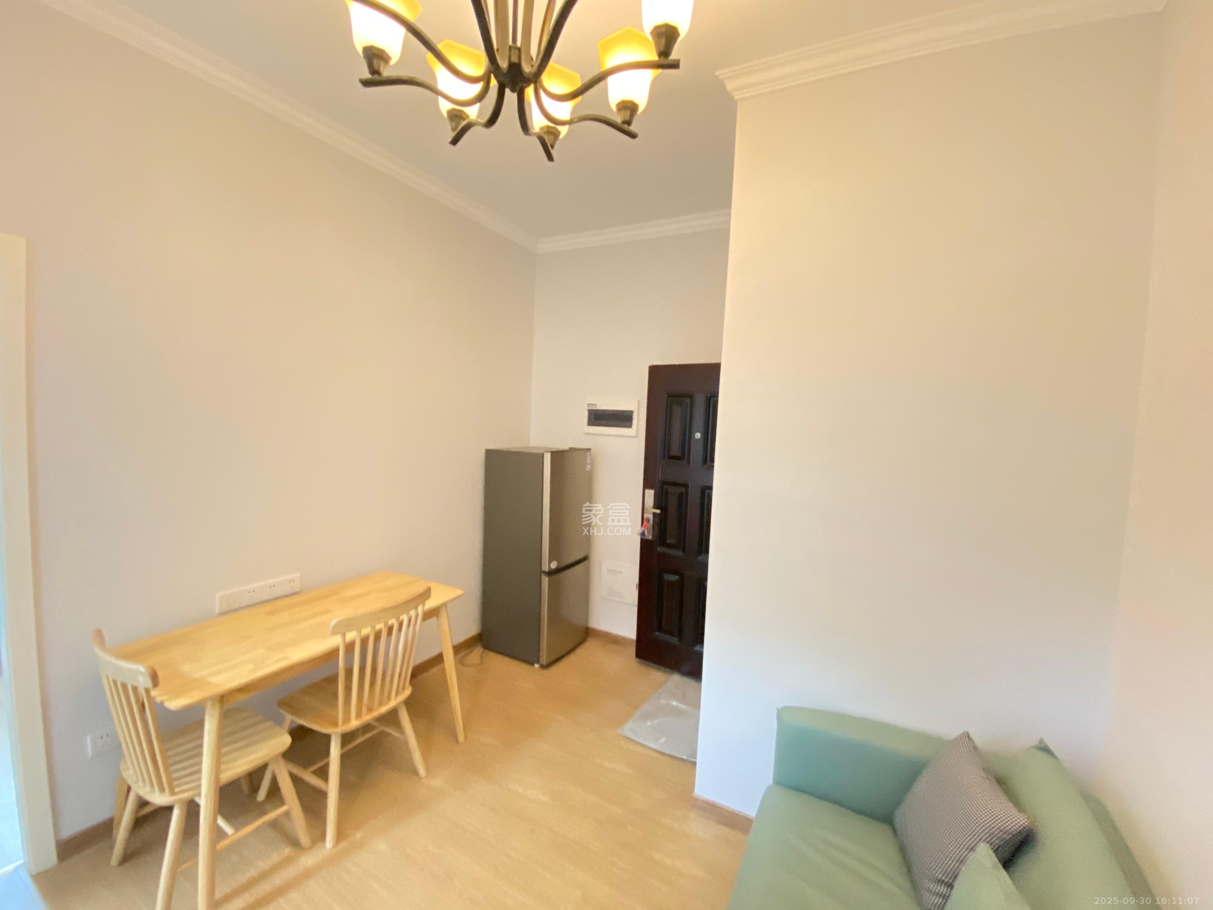 公园9号大都会  2室1厅1卫    2400.0元/月