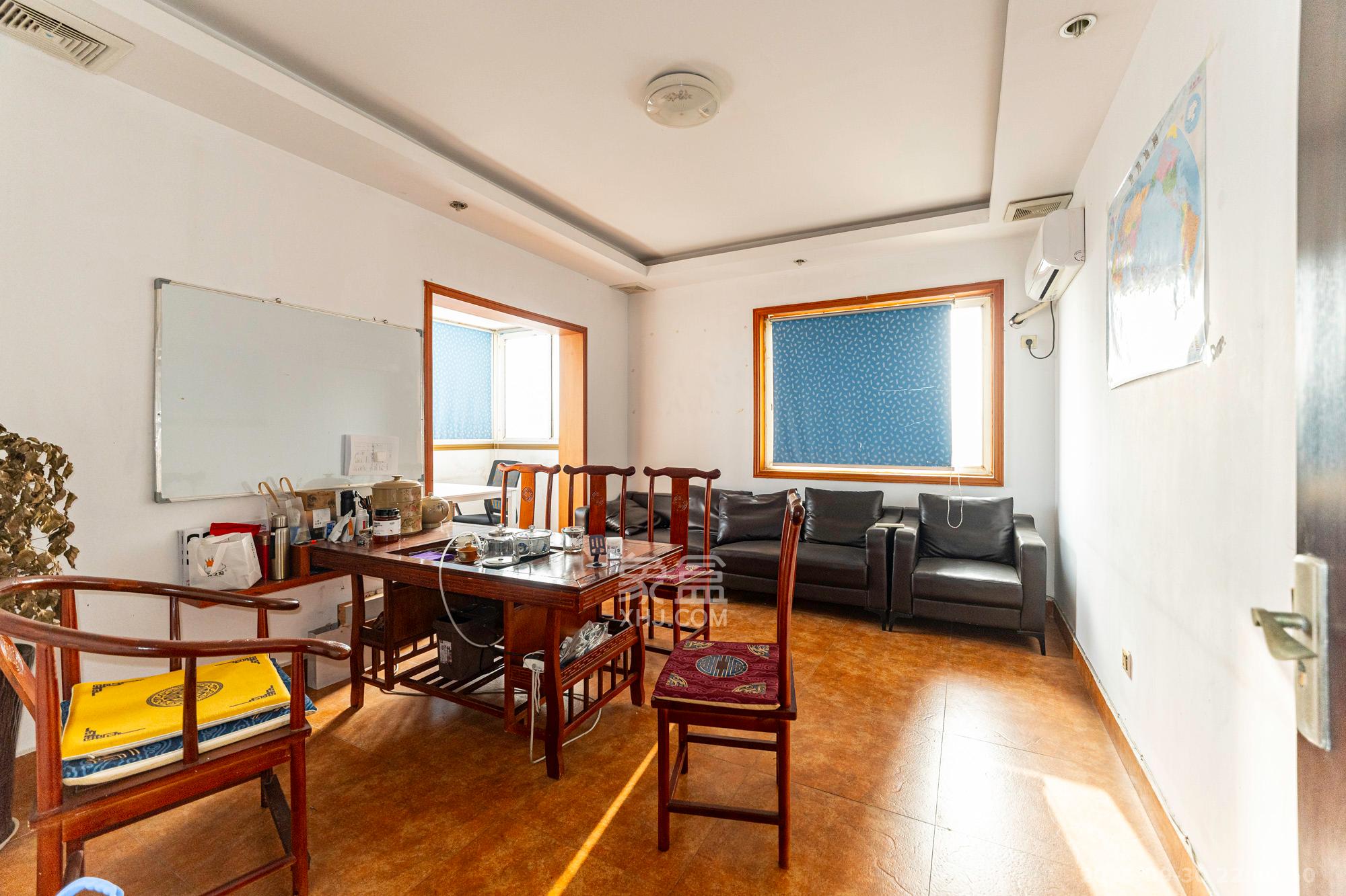 开源鑫阁  7室2厅3卫    168.0万卧室