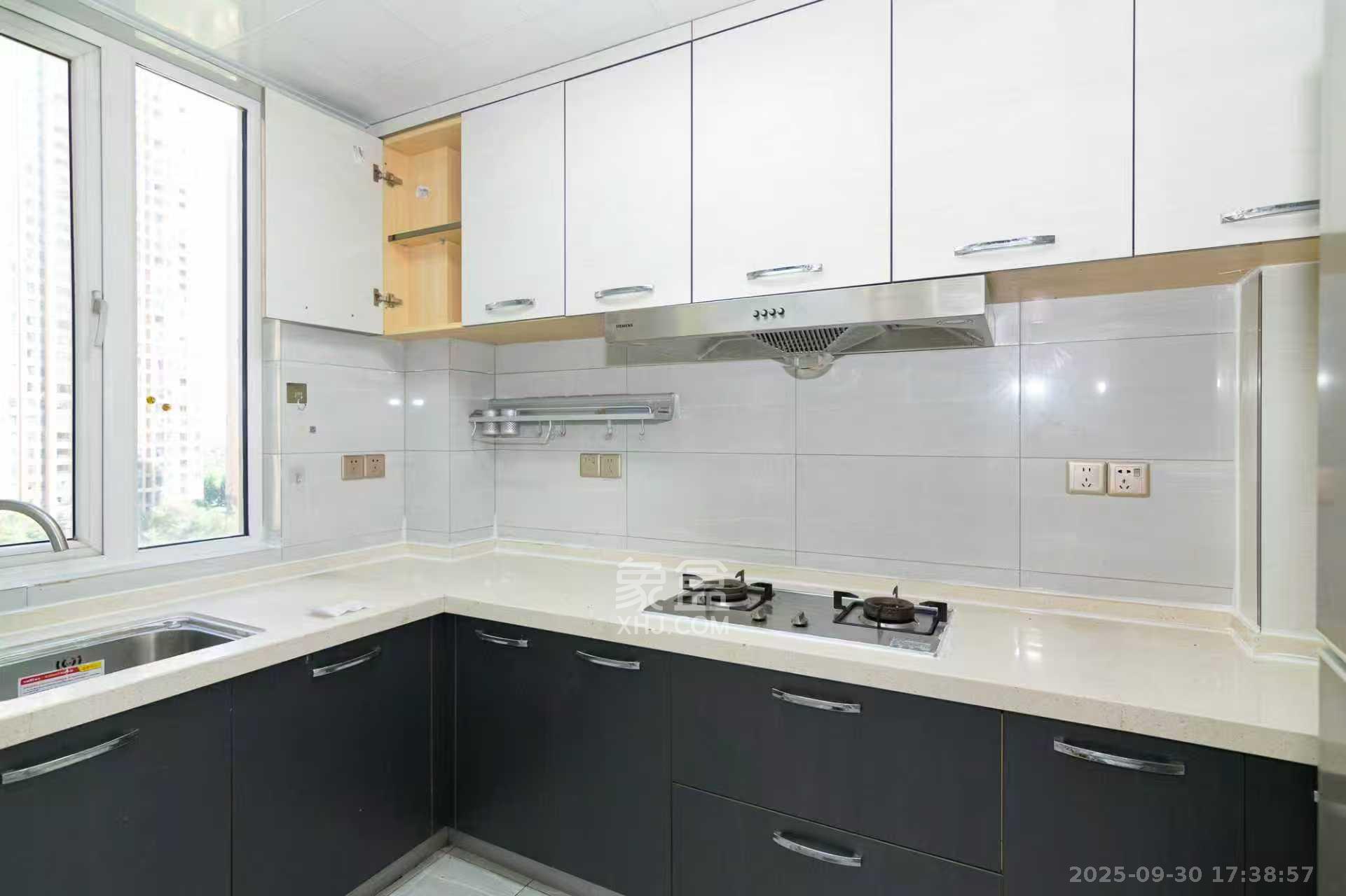 金地三千府(金地湖山樾、金地自在城) 3室2厅2卫 1900.0元/月 金地三千府(金地湖山樾、金地自在城) 3室2厅2卫 1900.0元/月室内图