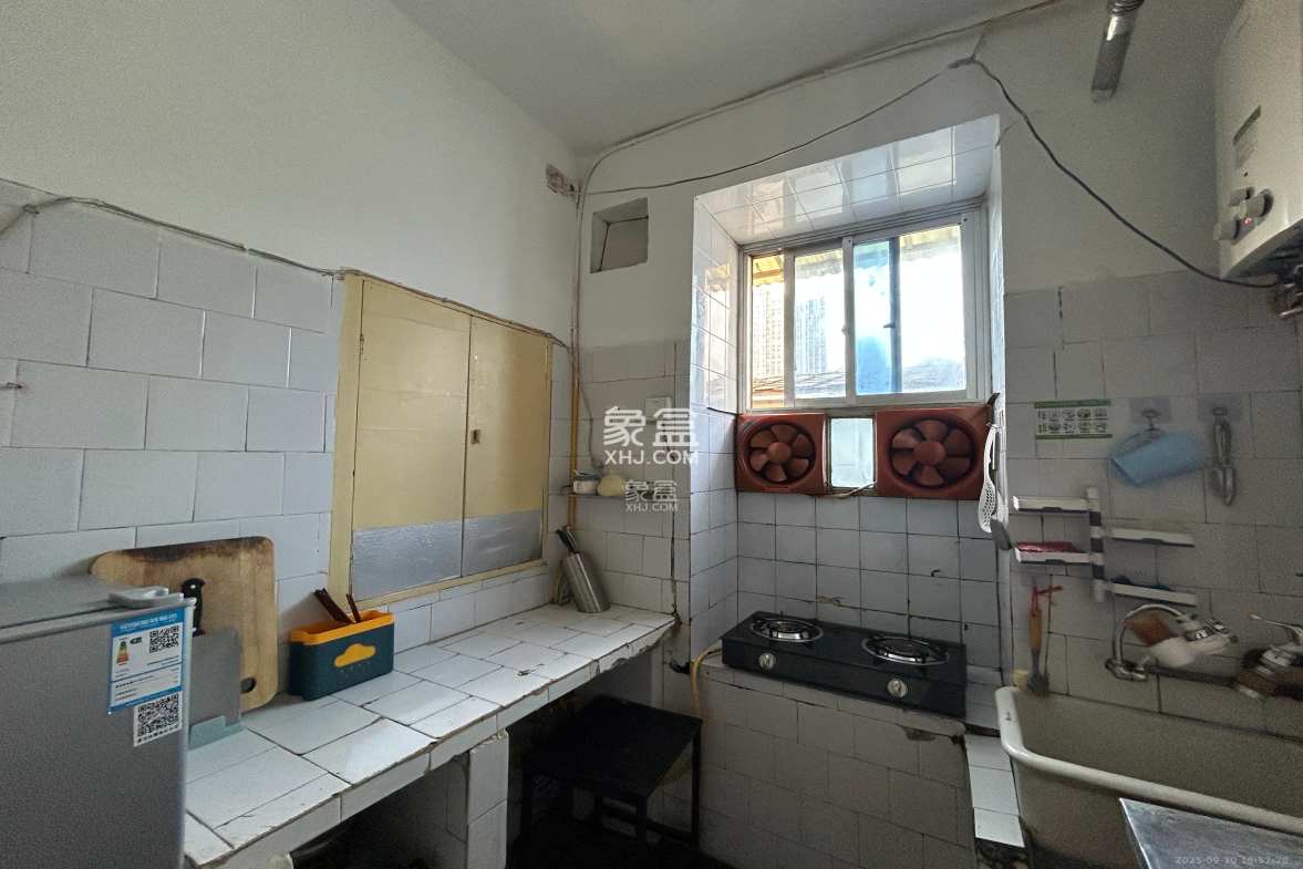 周南中学宿舍 2室1厅1卫 1600.00元/月 周南中学宿舍 2室1厅1卫 1600.00元/月室内图