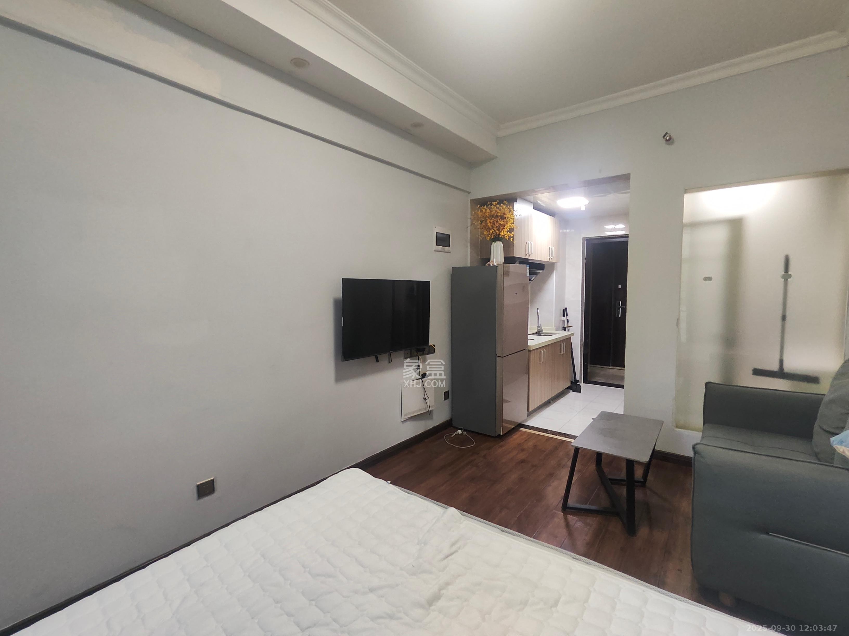 东盈商业广场(华泉城市广场) 1室1厅1卫 1600.0元/月 东盈商业广场(华泉城市广场) 1室1厅1卫 1600.0元/月室内图