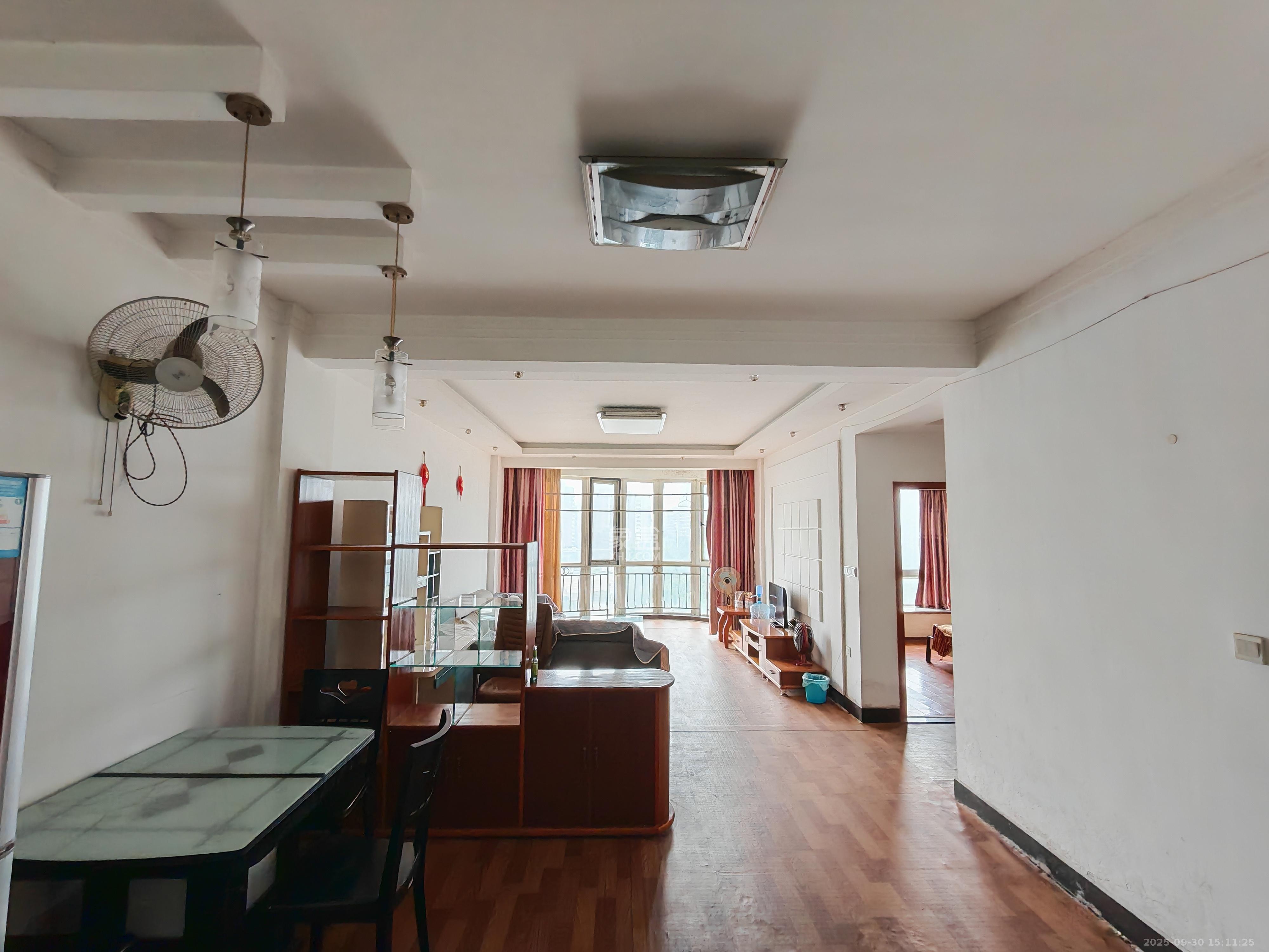 领秀星城(领秀新城) 2室2厅1卫 1500.0元/月 领秀星城(领秀新城) 2室2厅1卫 1500.0元/月室内图