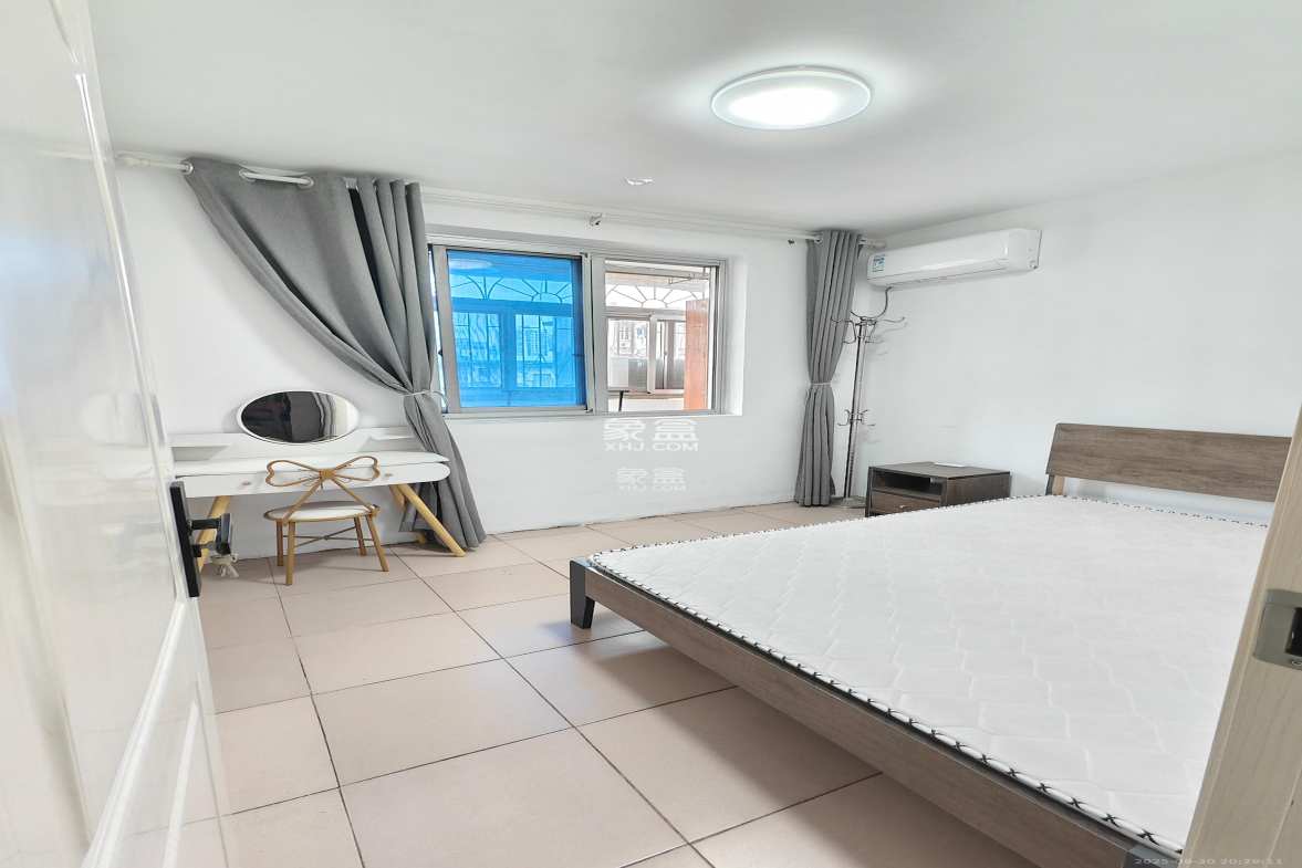 上民航宿舍 2室1厅1卫 2000.00元/月 上民航宿舍 2室1厅1卫 2000.00元/月室内图