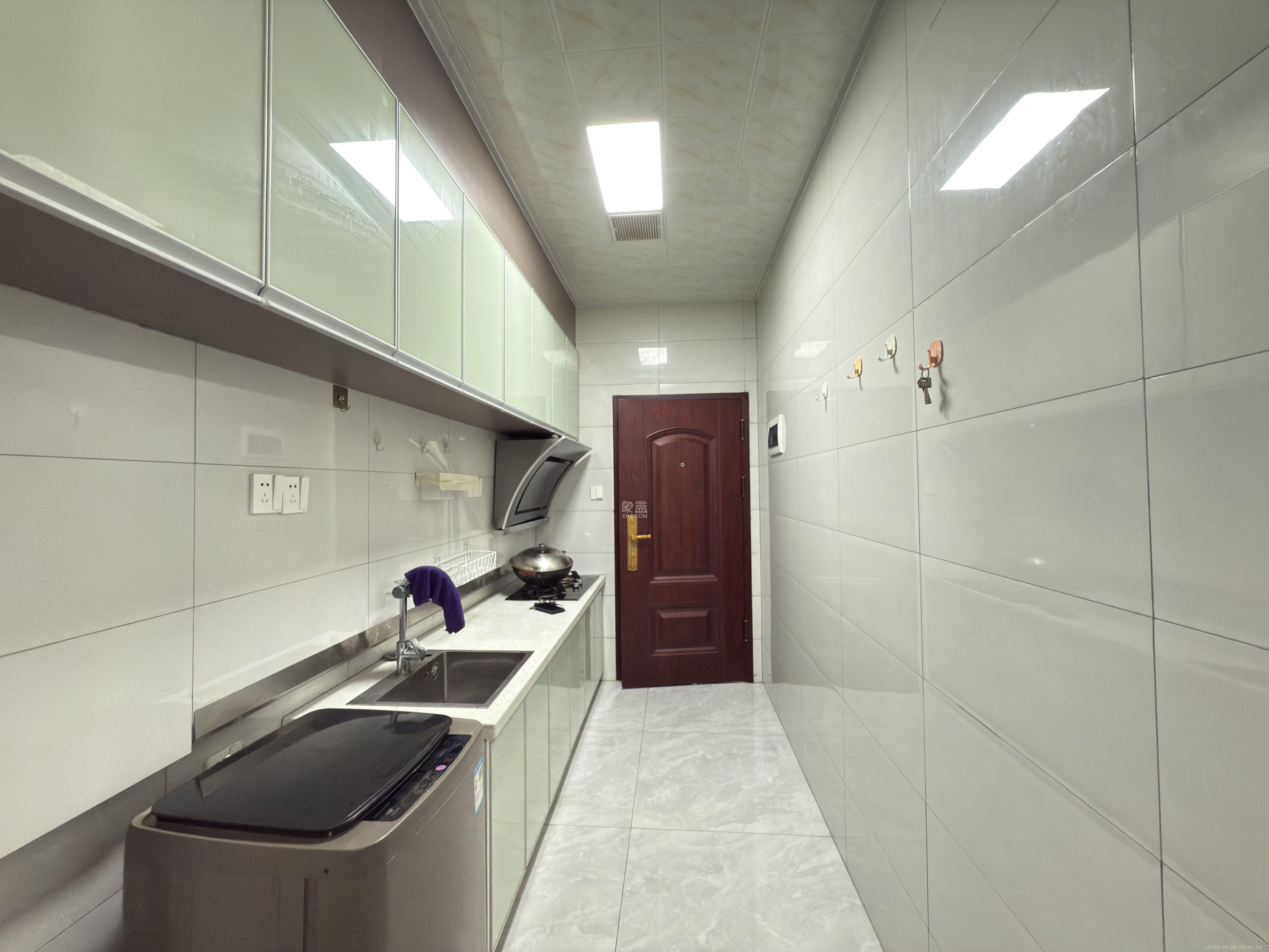 时代港湾 1室1厅1卫 1200.0元/月 时代港湾 1室1厅1卫 1200.0元/月室内图