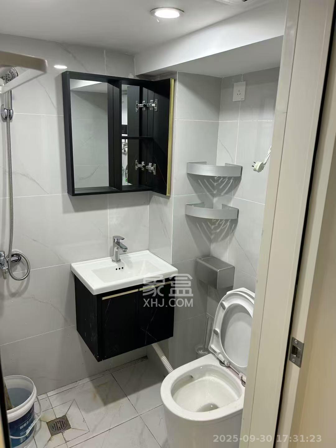 金地中交麓谷香颂(金地中交雅苑) 1室1厅1卫 1400.0元/月 金地中交麓谷香颂(金地中交雅苑) 1室1厅1卫 1400.0元/月室内图