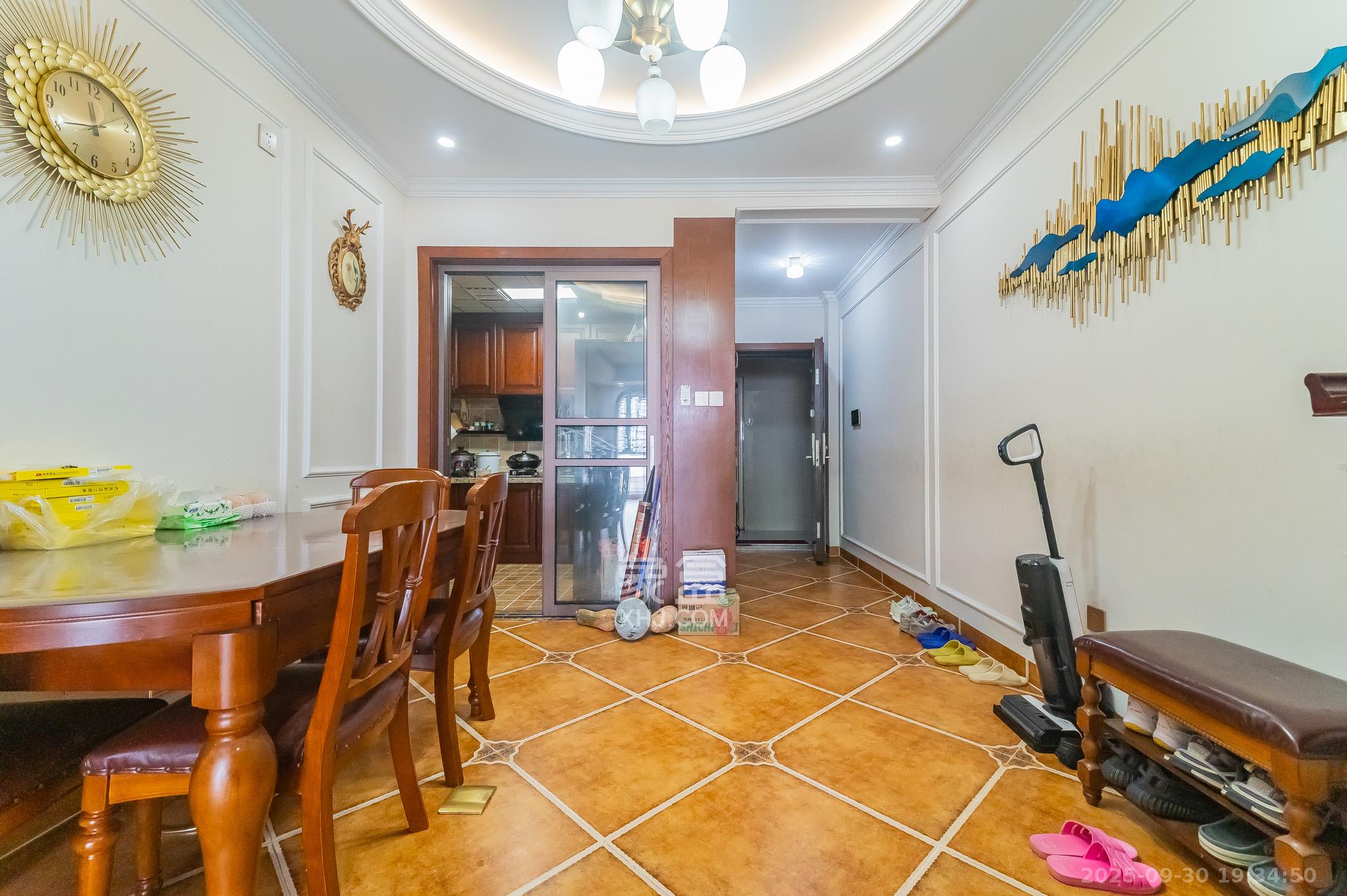 恒基凯旋门三期 3室2厅2卫 106.0万 恒基凯旋门三期 3室2厅2卫 106.0万客厅