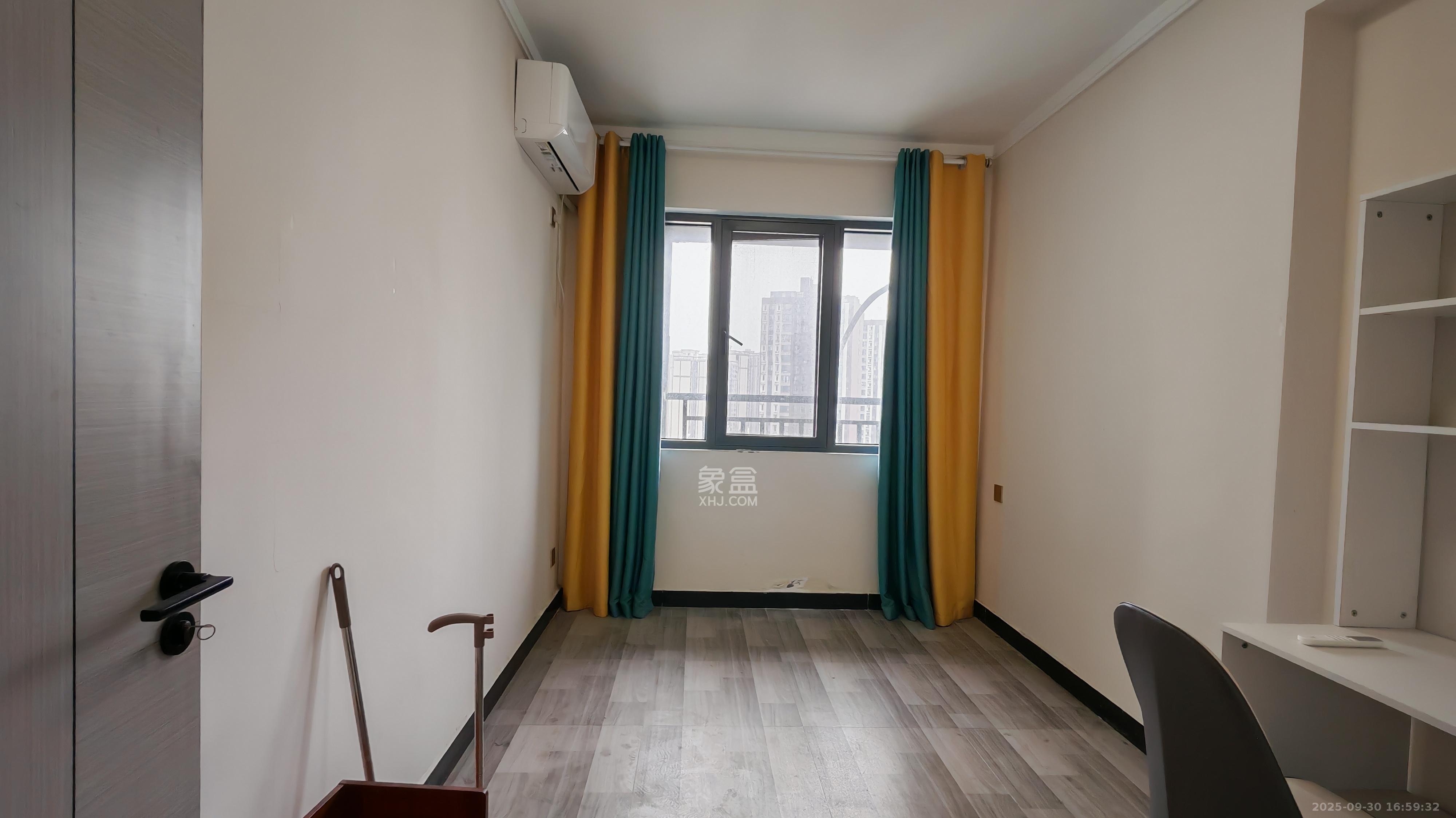 枫华府第  3室2厅2卫    2300.0元/月室内图