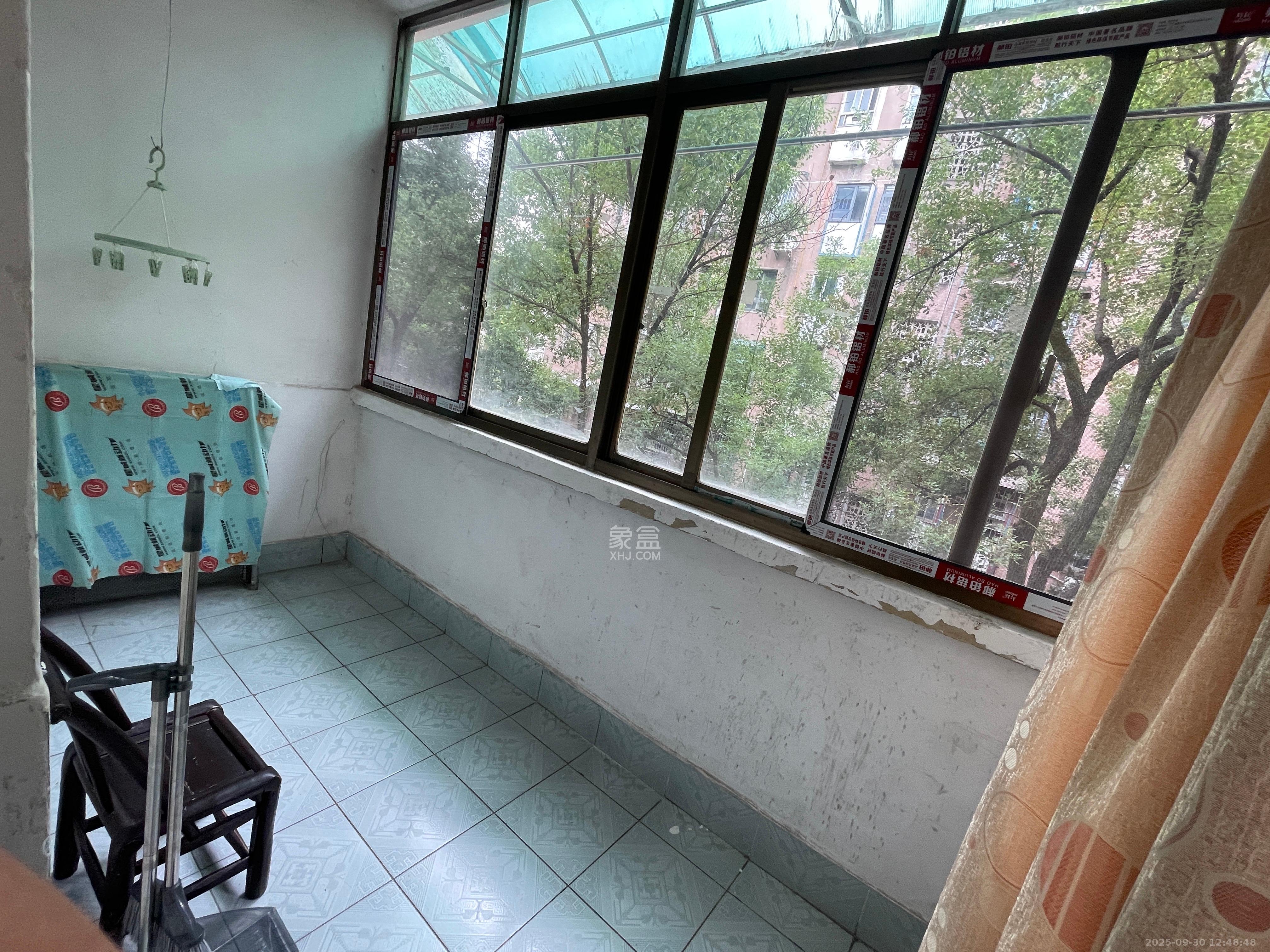 红旗区四片  2室1厅1卫    1280.0元/月室内图