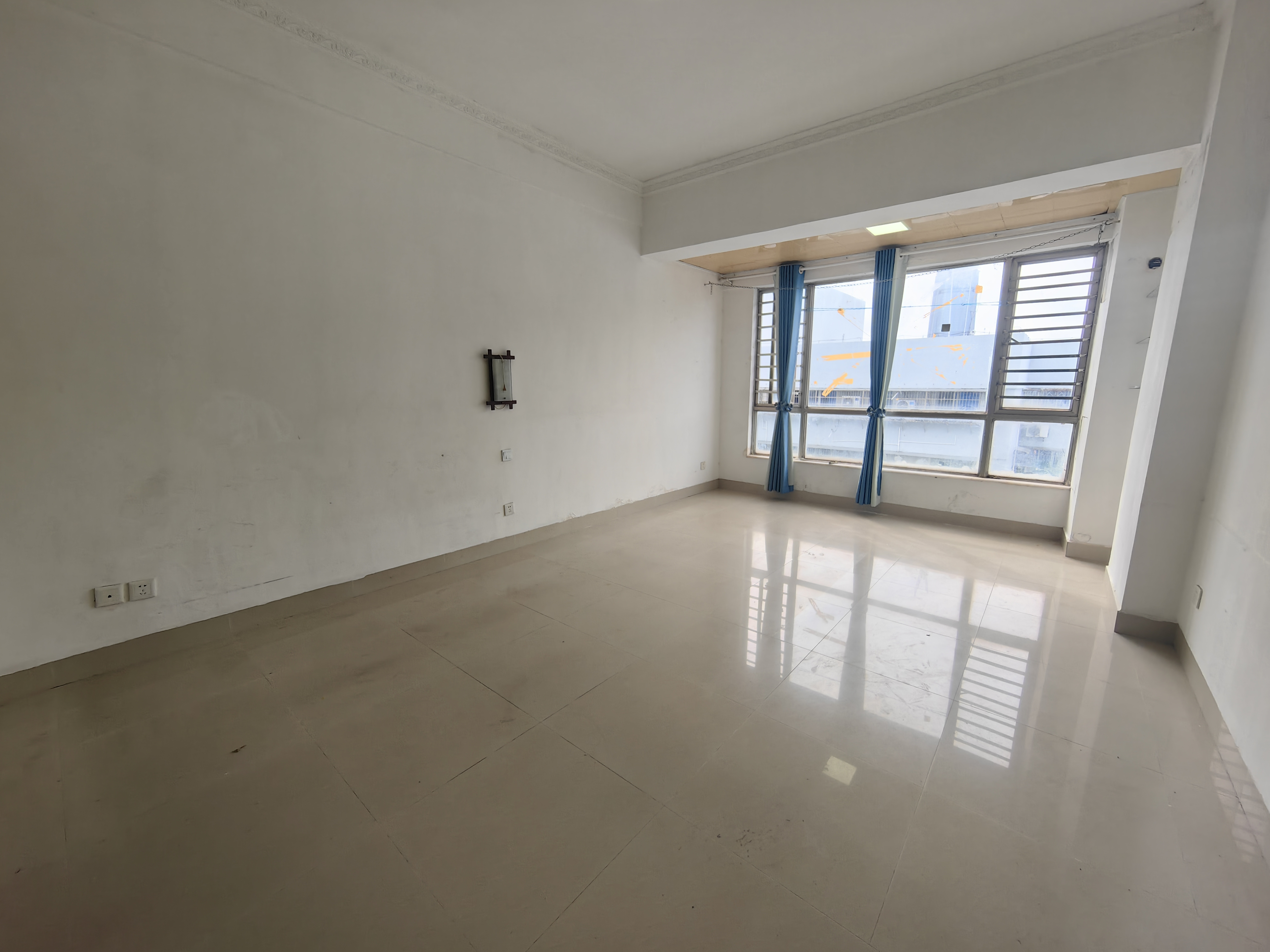 蓝天丽城 1室1厅1卫 45.0万 蓝天丽城 1室1厅1卫 45.0万客厅