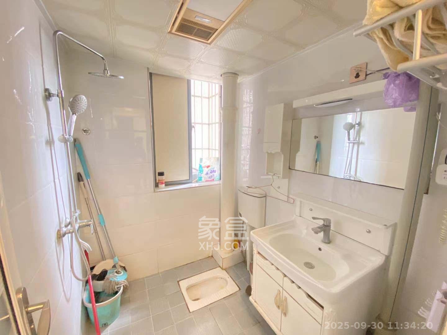 东方银座(东方摩卡) 2室2厅1卫 2100.0元/月 东方银座(东方摩卡) 2室2厅1卫 2100.0元/月室内图