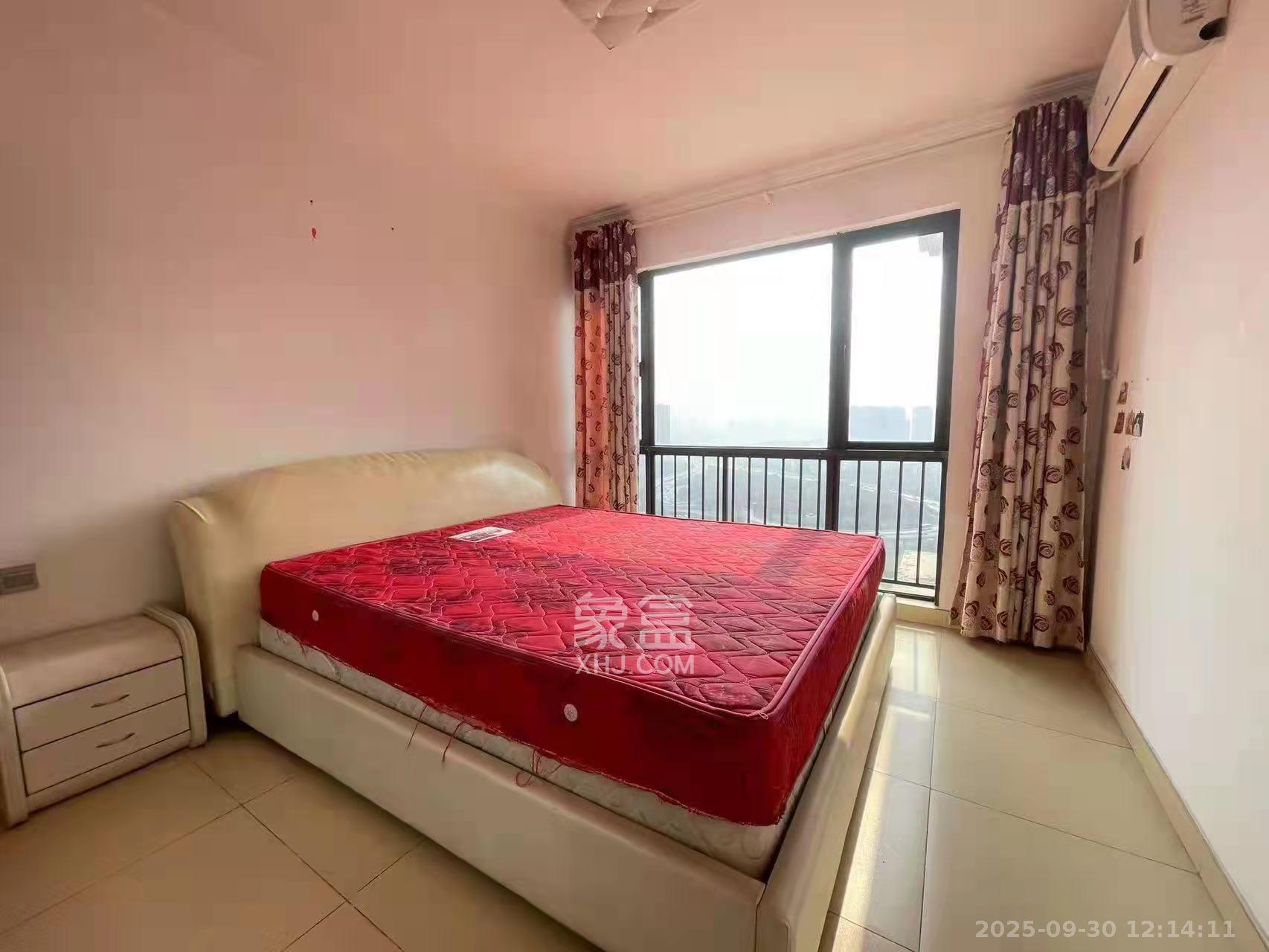 海洋半岛(月珑湾) 3室2厅1卫 2200.0元/月 海洋半岛(月珑湾) 3室2厅1卫 2200.0元/月室内图