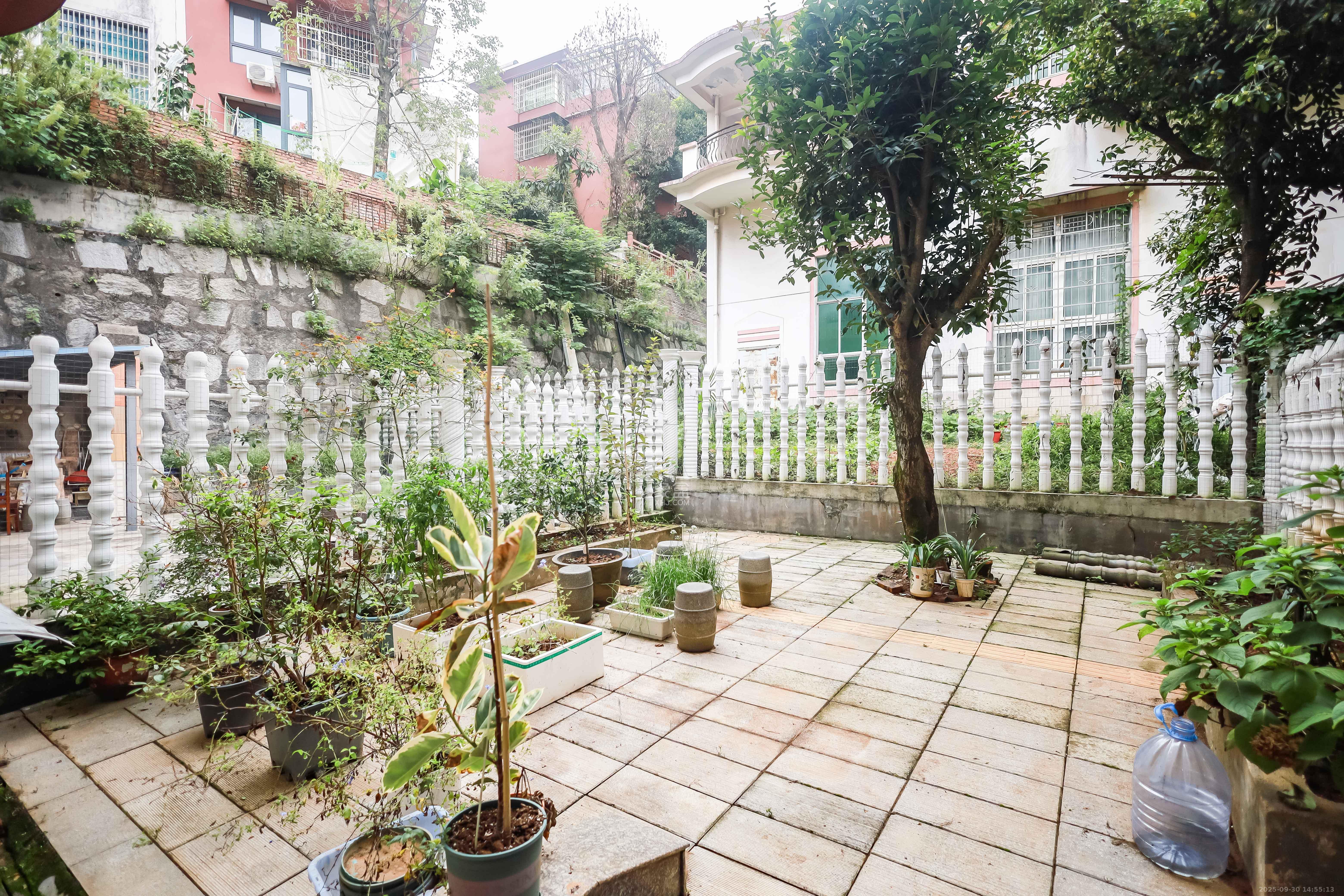 静园山庄  4室2厅3卫    179.0万其他