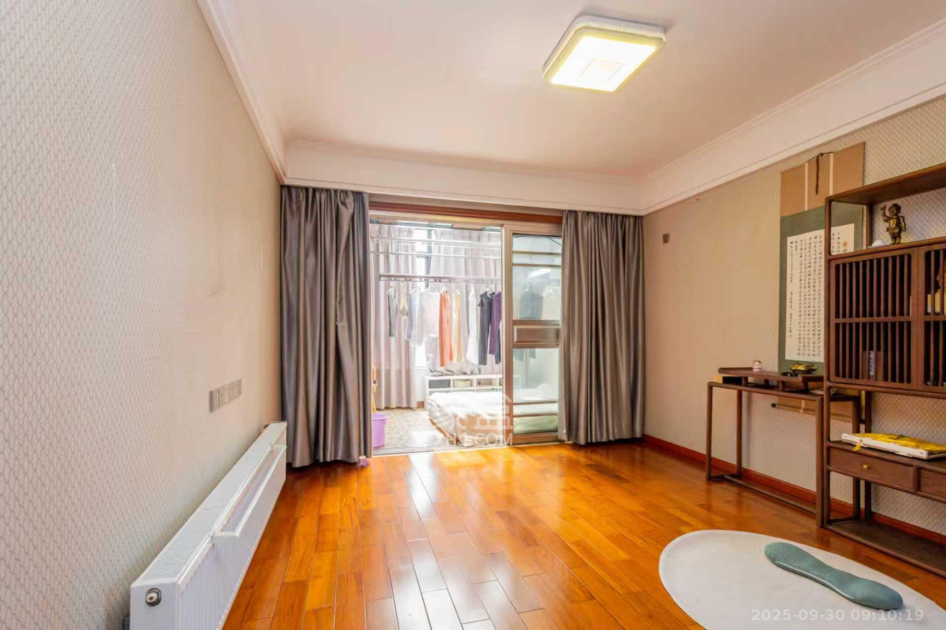 辉宏橄榄城  6室2厅2卫    4500.0元/月室内图