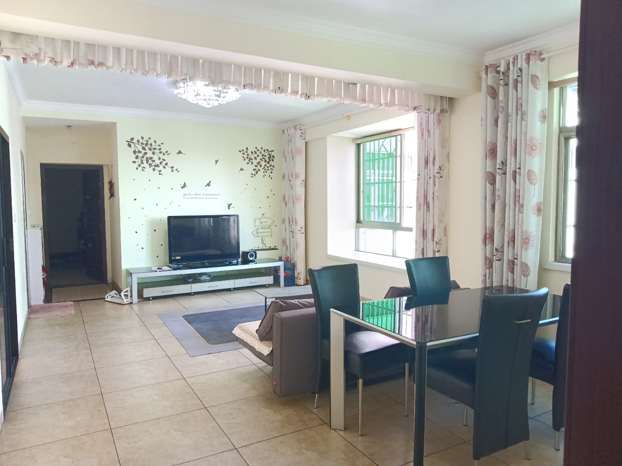 椰岛公寓 2室2厅1卫 2500.0元/月 椰岛公寓 2室2厅1卫 2500.0元/月室内图