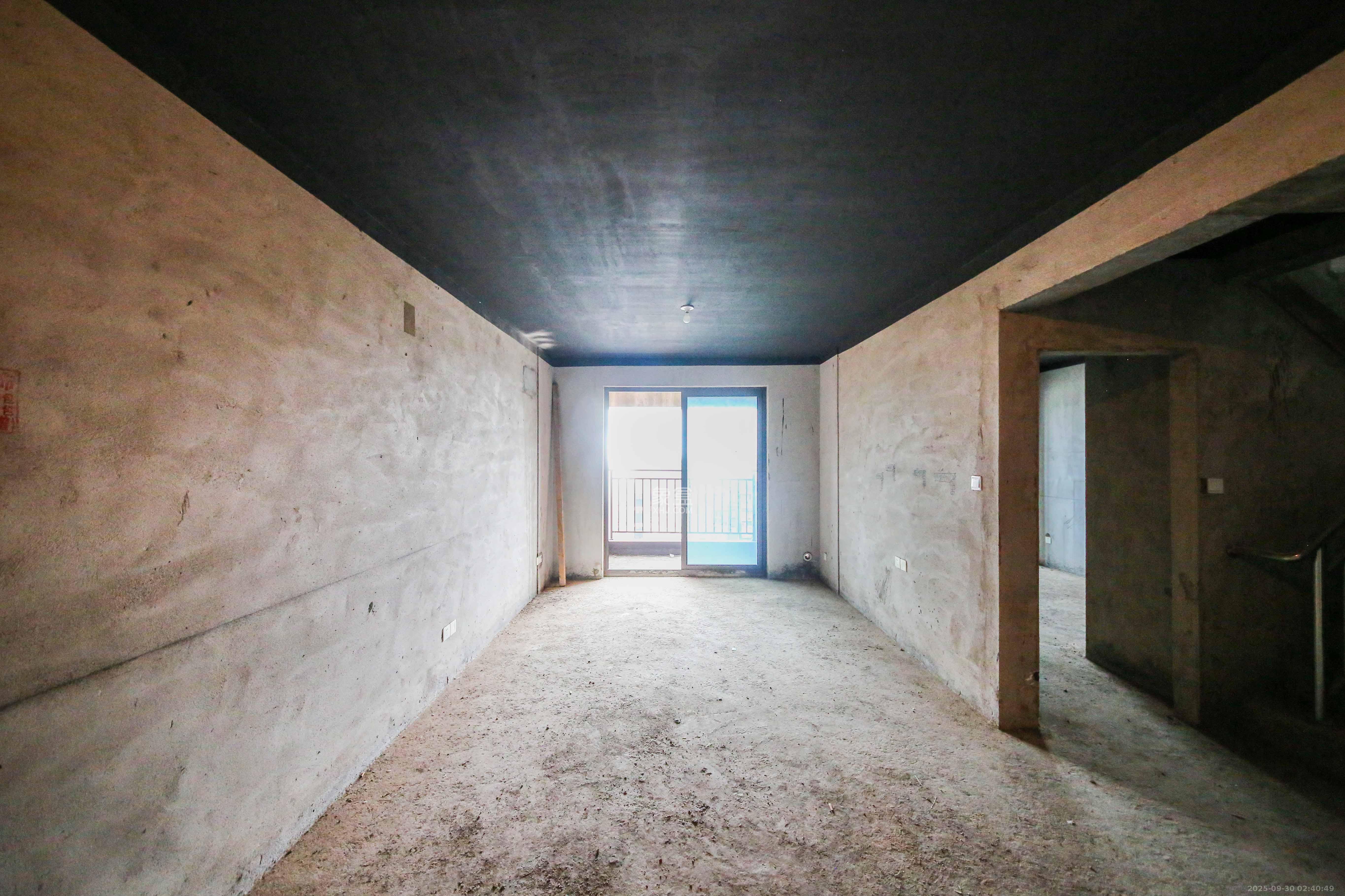 鑫远翡丽郡(鑫远翡丽雅苑) 5室2厅2卫 212.8万 鑫远翡丽郡(鑫远翡丽雅苑) 5室2厅2卫 212.8万客厅