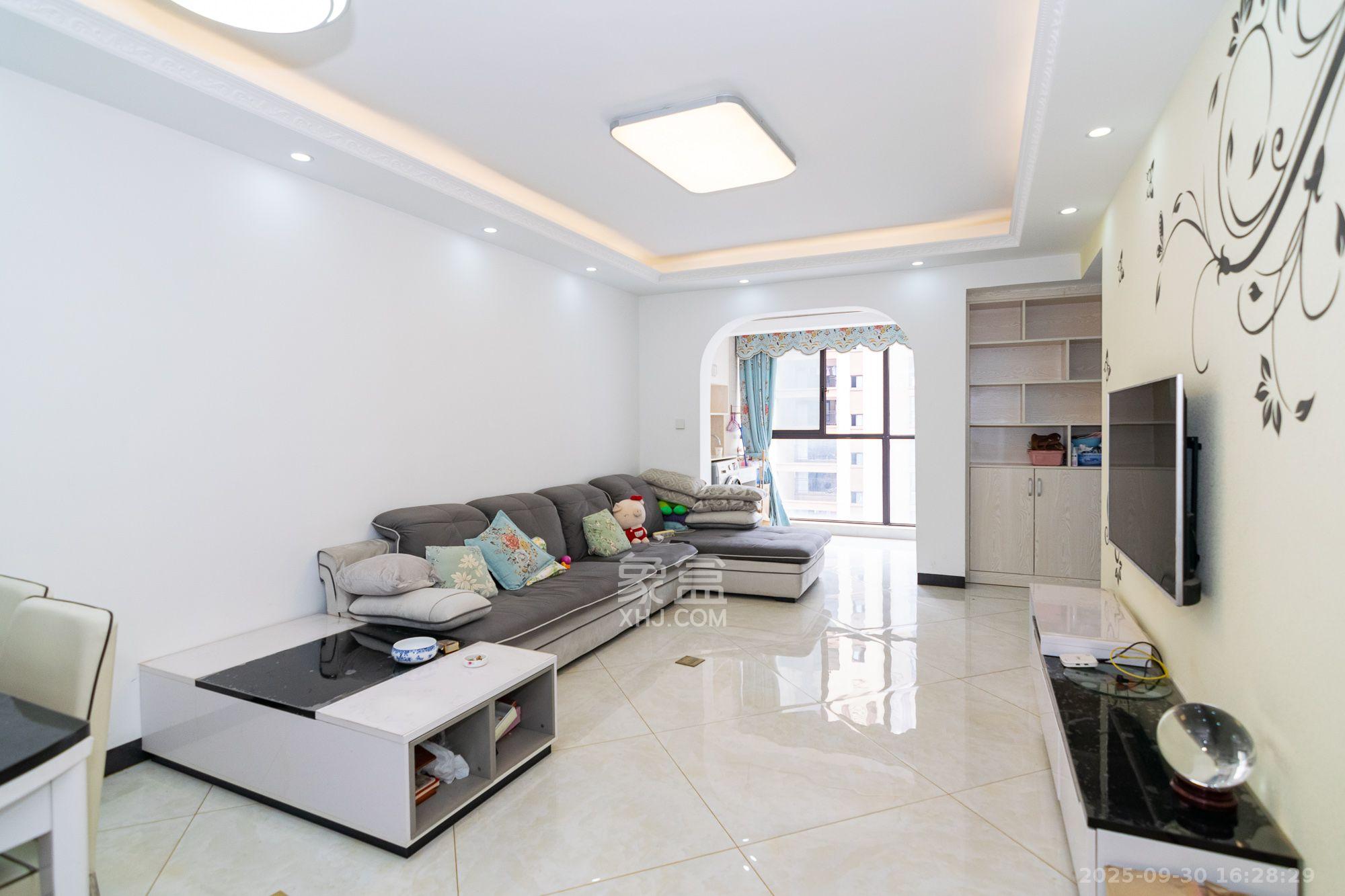 龙湖湘风原著(龙湖湘风星城)  3室2厅1卫    2000.0元/月 龙湖湘风原著(龙湖湘风星城)  3室2厅1卫    2000.0元/月