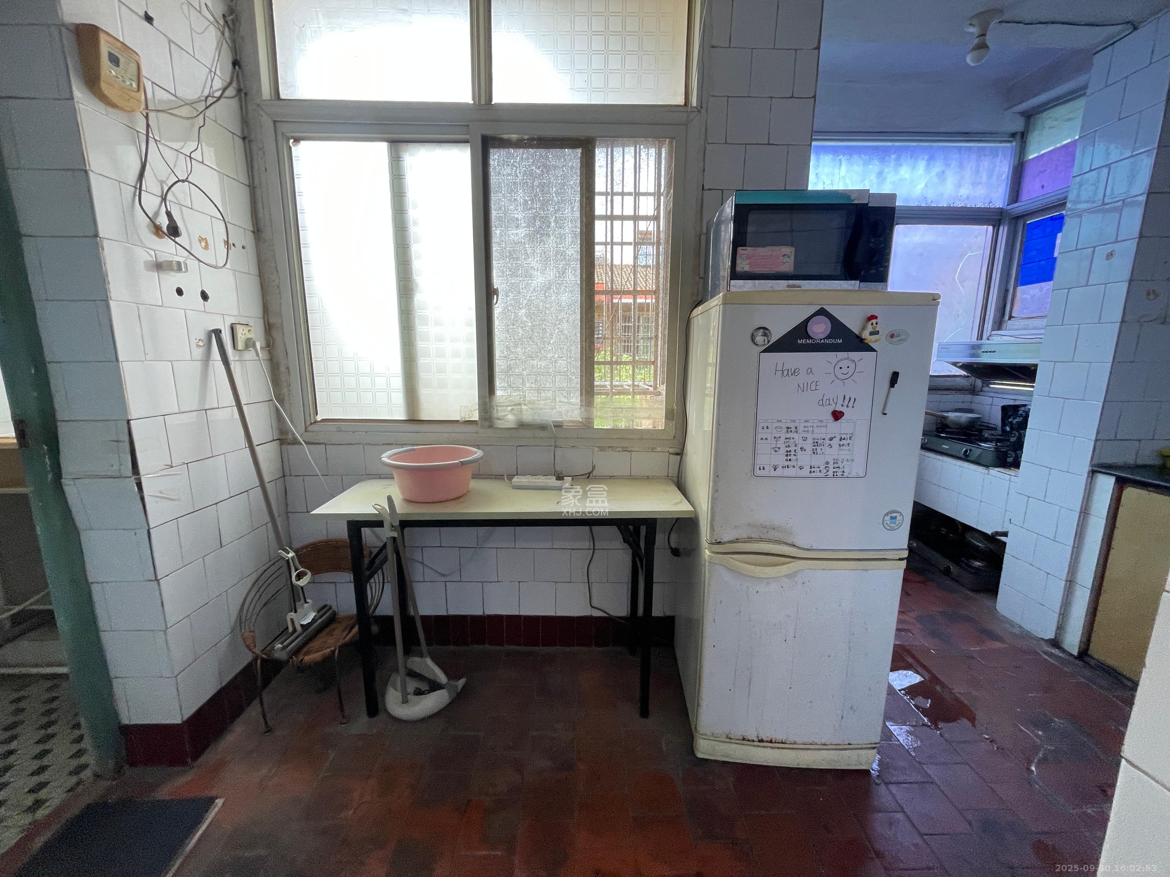 二机小区 2室1厅1卫 1200.0元/月 二机小区 2室1厅1卫 1200.0元/月室内图