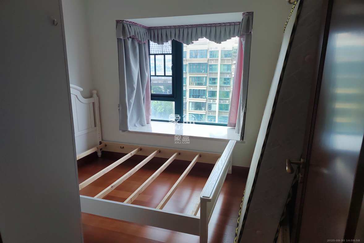 恒大雅苑 3室2厅2卫 3000.0元/月 恒大雅苑 3室2厅2卫 3000.0元/月室内图