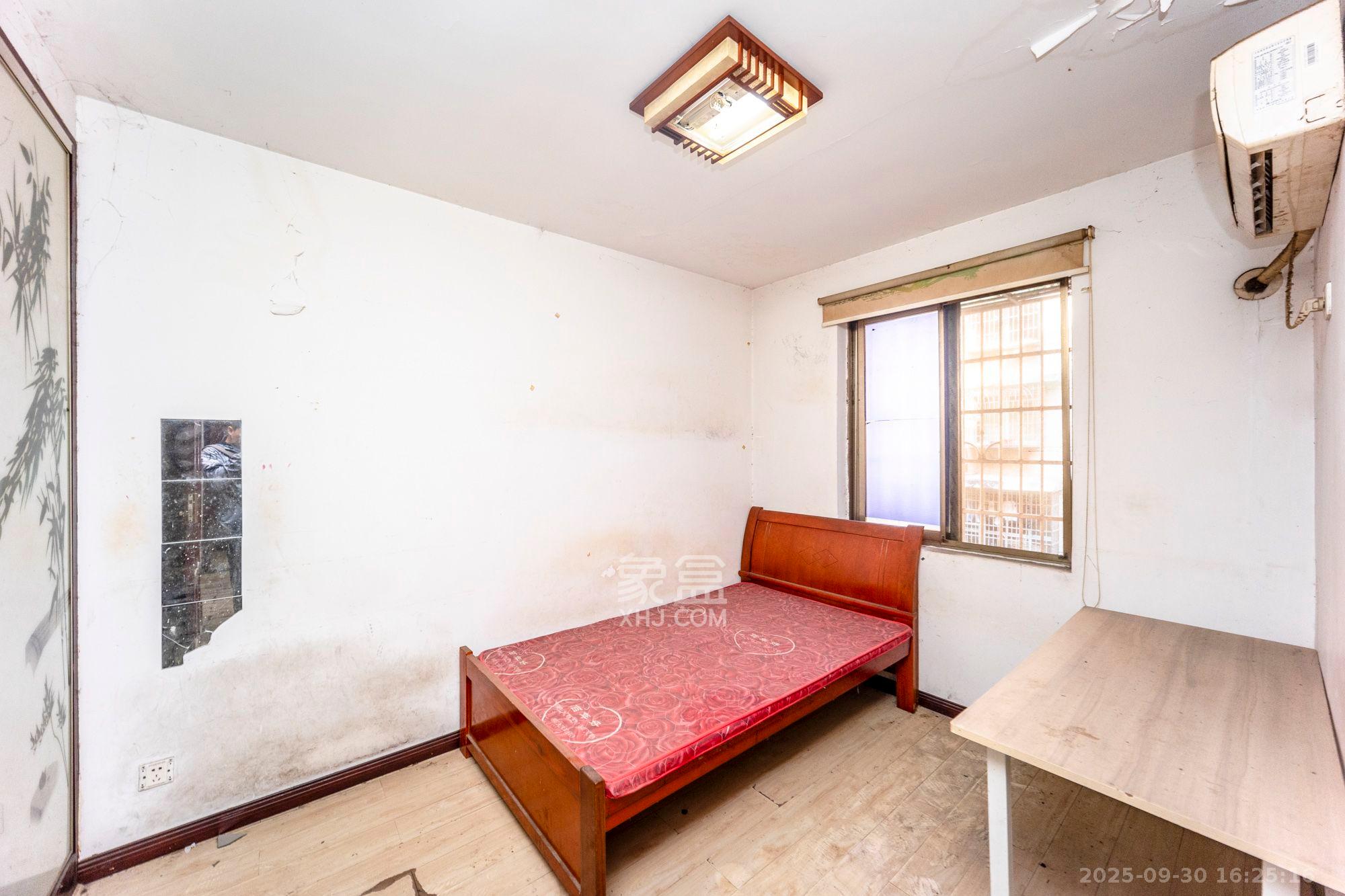 金泰小区 3室1厅1卫 2200.0元/月 金泰小区 3室1厅1卫 2200.0元/月室内图