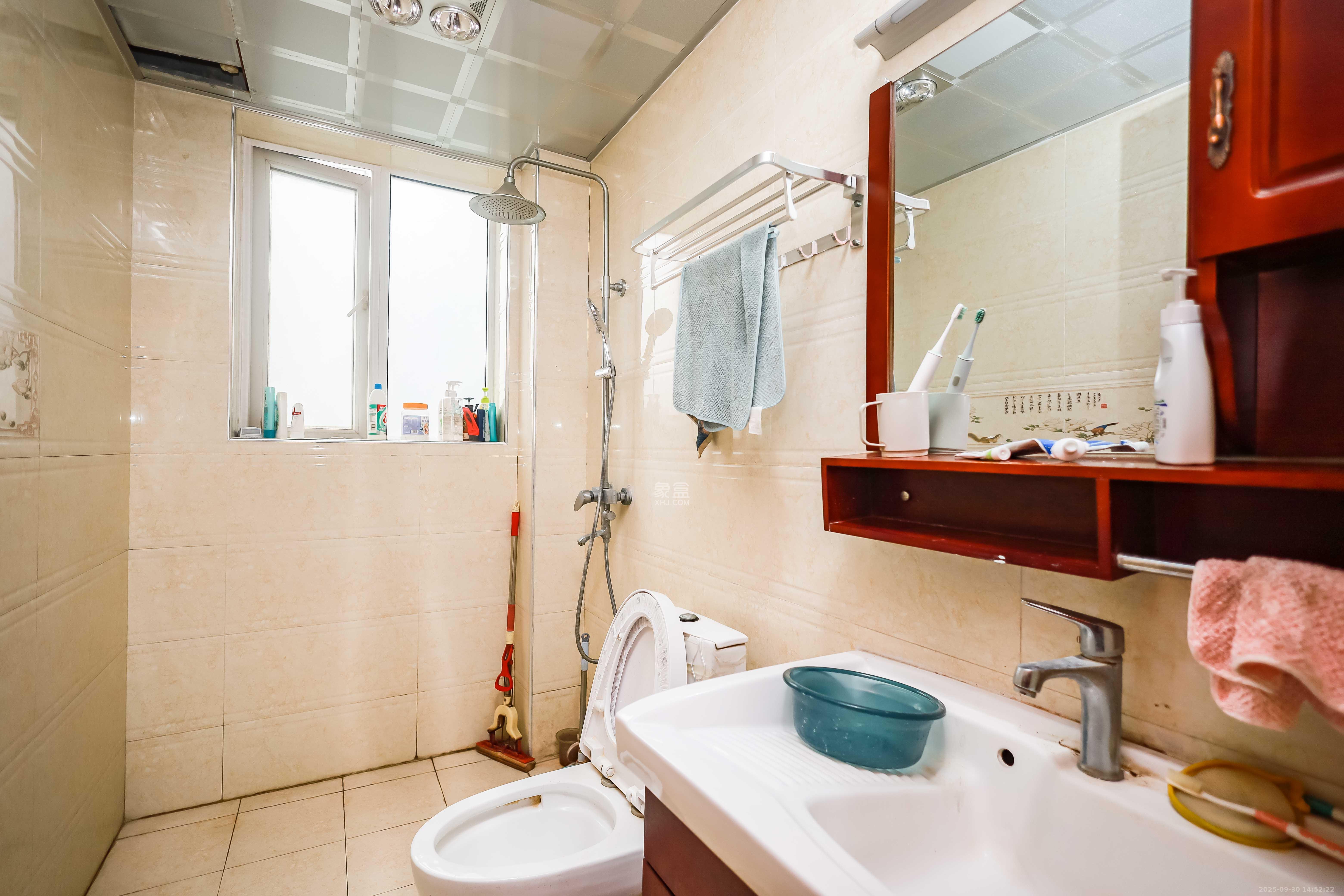 未来城科学家园 5室2厅3卫 165.0万 未来城科学家园 5室2厅3卫 165.0万卫生间