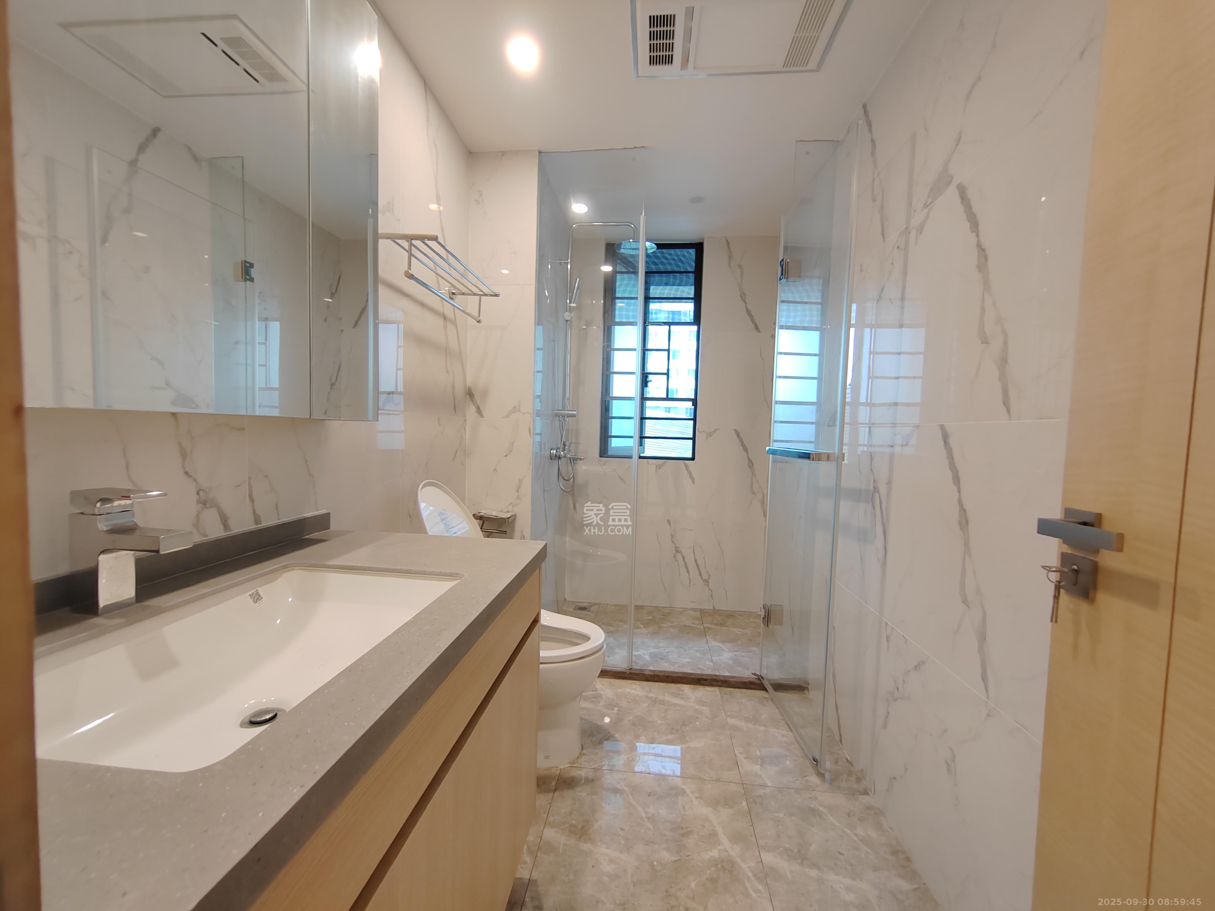 复地滨江金融中心 4室2厅2卫 4700.0元/月 复地滨江金融中心 4室2厅2卫 4700.0元/月室内图