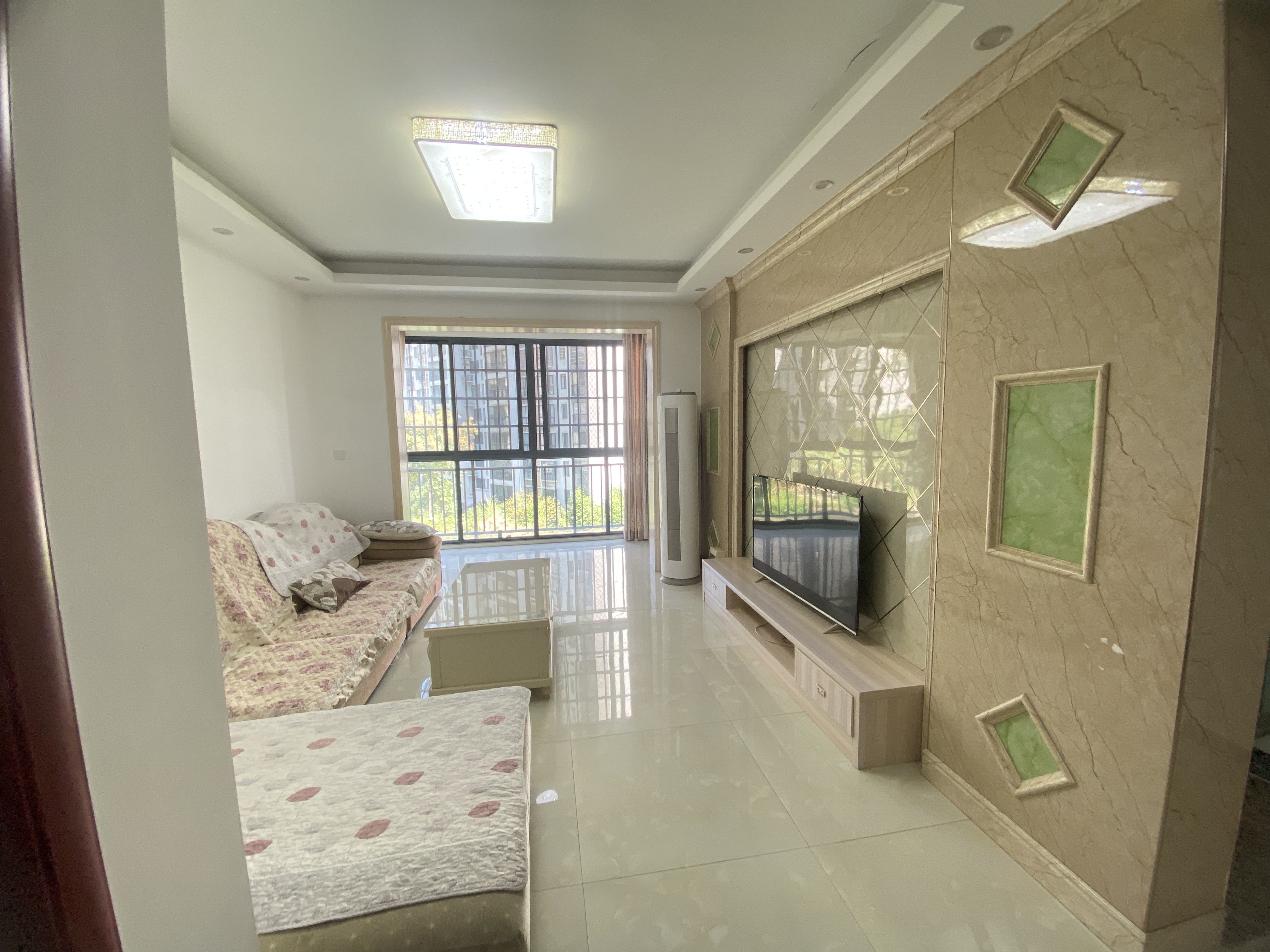 栗源小区 2室2厅1卫 1300.0元/月 栗源小区 2室2厅1卫 1300.0元/月室内图