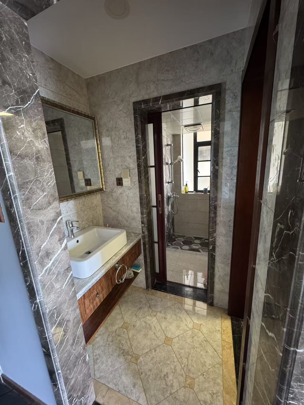 东城明珠  1室1厅1卫    1580.0元/月室内图