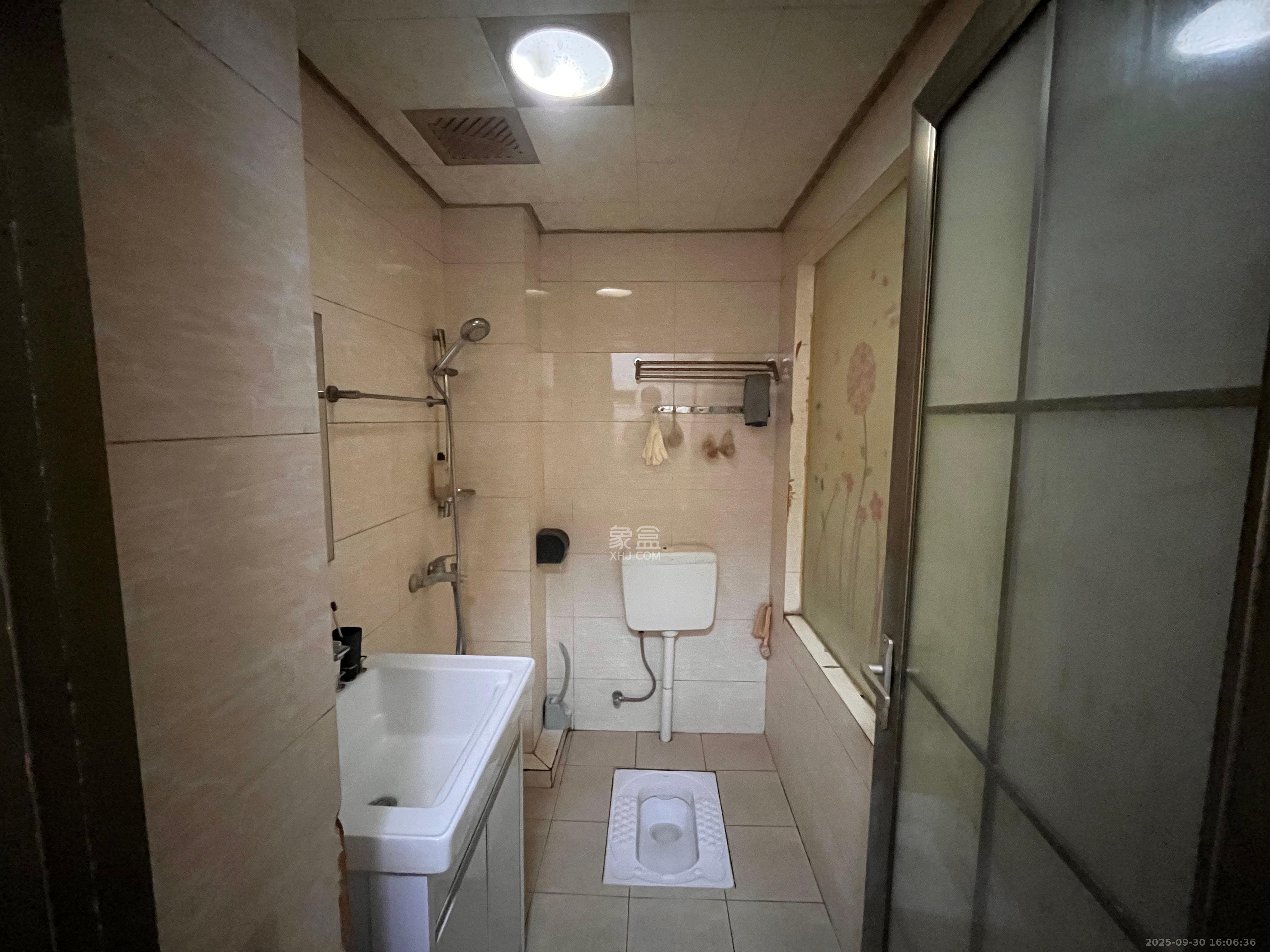 中城丽景香山园 1室1厅1卫 1400.0元/月 中城丽景香山园 1室1厅1卫 1400.0元/月室内图