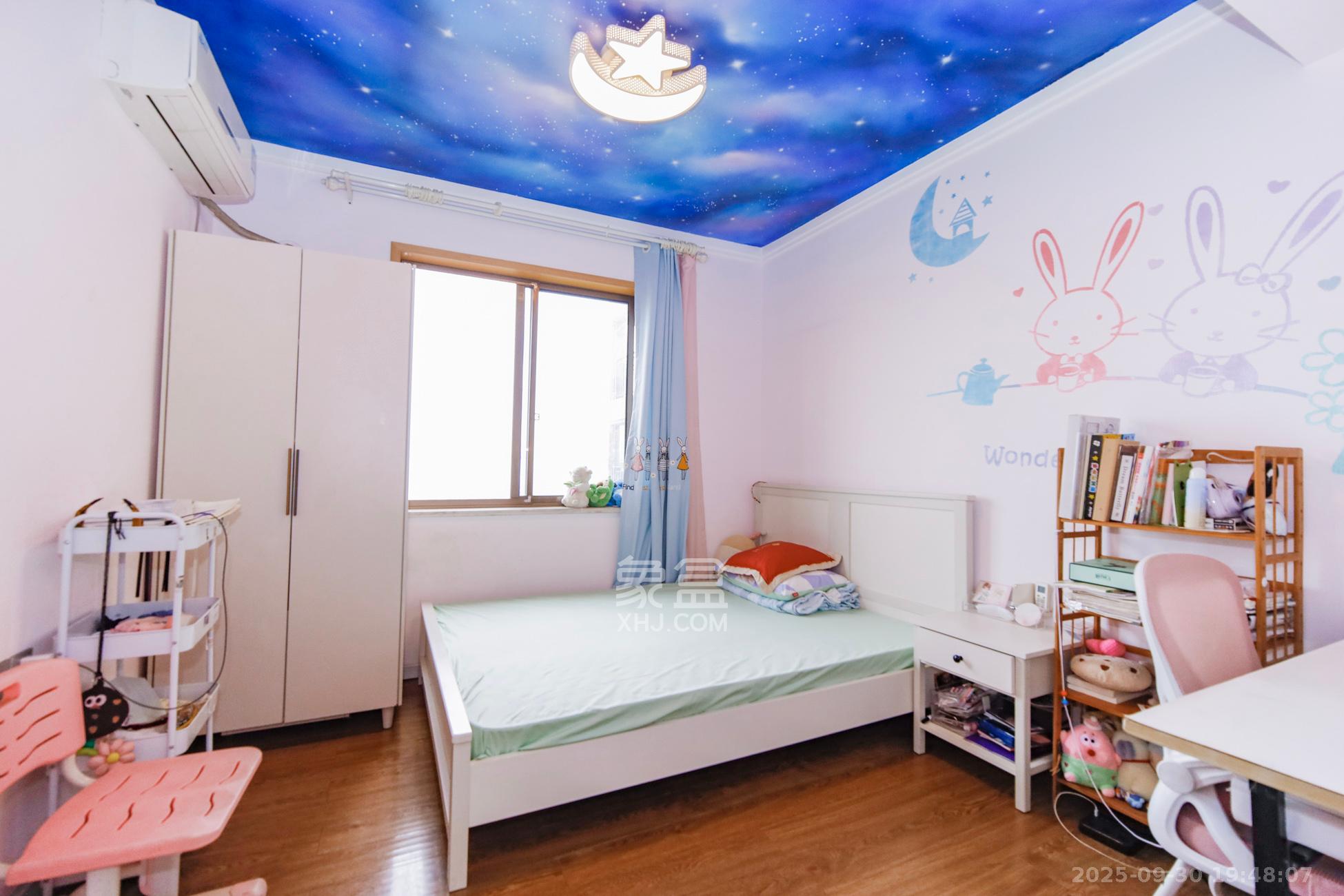 香樟鑫都  4室2厅2卫    115.8万卧室