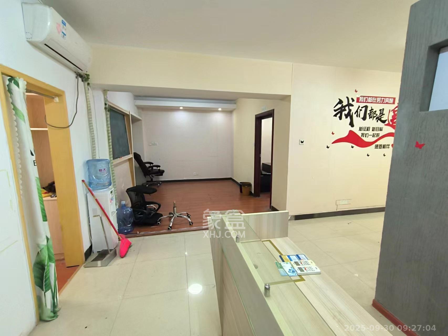 巧克力空间(建鸿达现代大厦) 2室2厅1卫 1800.0元/月 巧克力空间(建鸿达现代大厦) 2室2厅1卫 1800.0元/月室内图