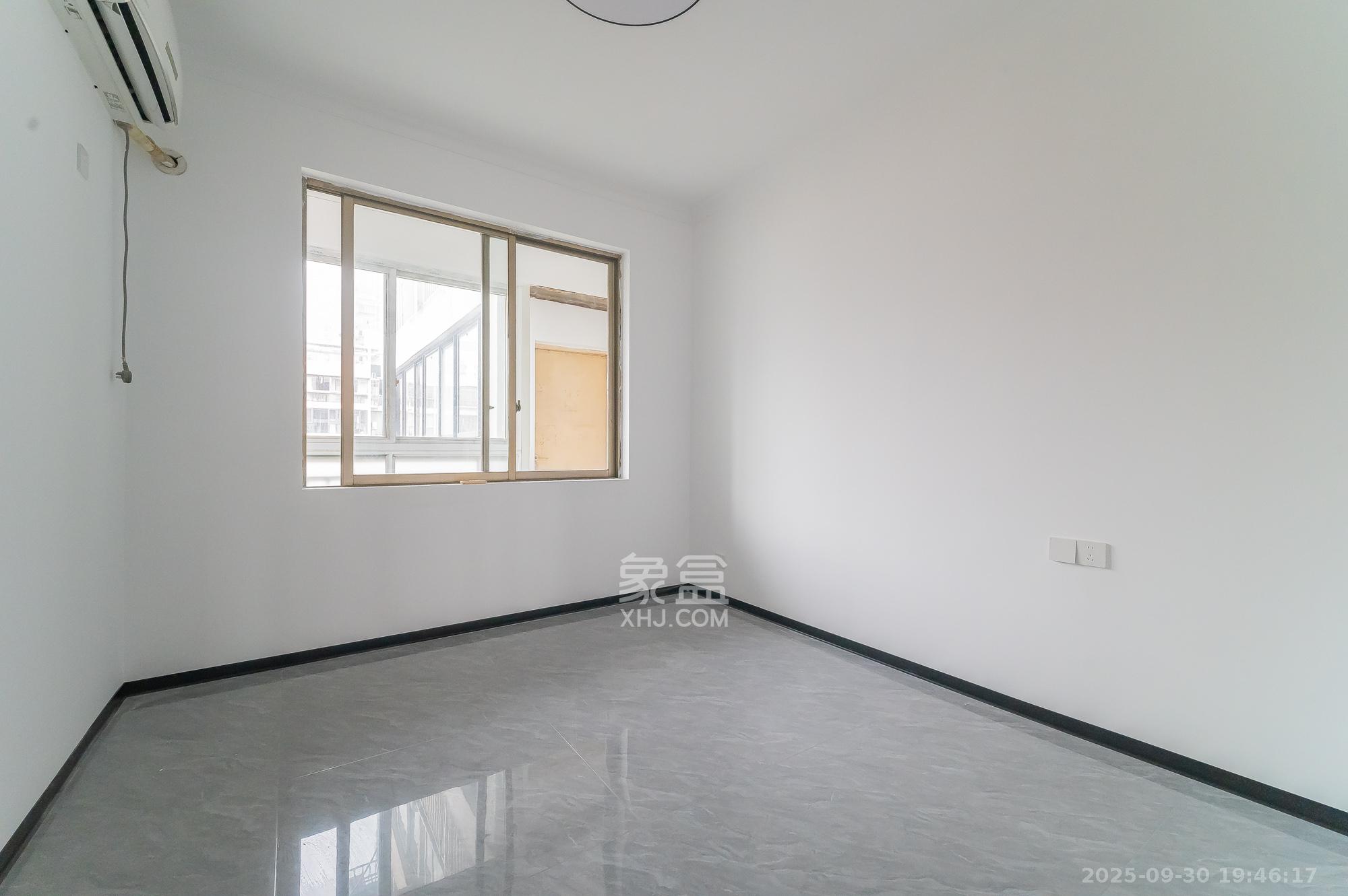 阳光丽景  3室2厅2卫    79.8万卧室