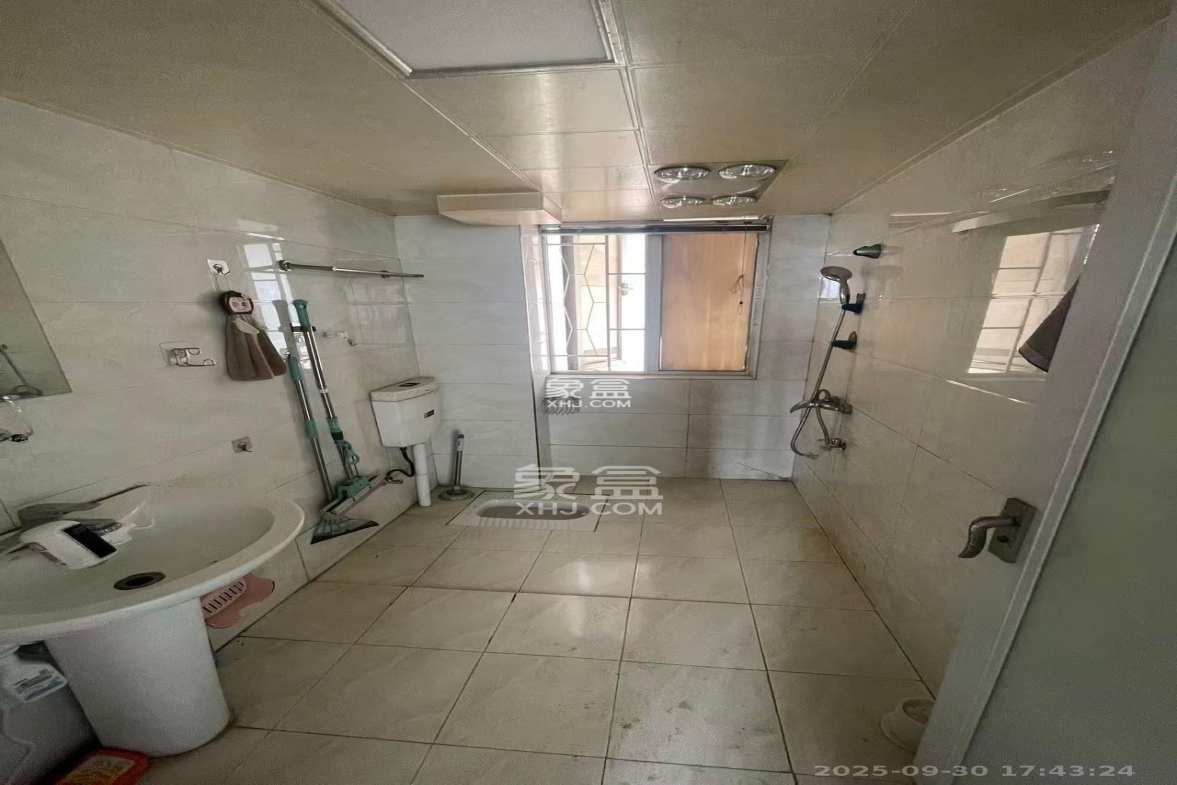 恒广国际景园一二区 2室2厅1卫 1600.00元/月 恒广国际景园一二区 2室2厅1卫 1600.00元/月室内图