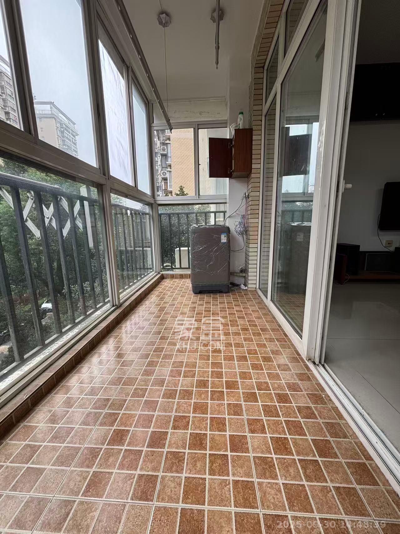 金碧文华 3室2厅2卫 2500.0元/月 金碧文华 3室2厅2卫 2500.0元/月室内图