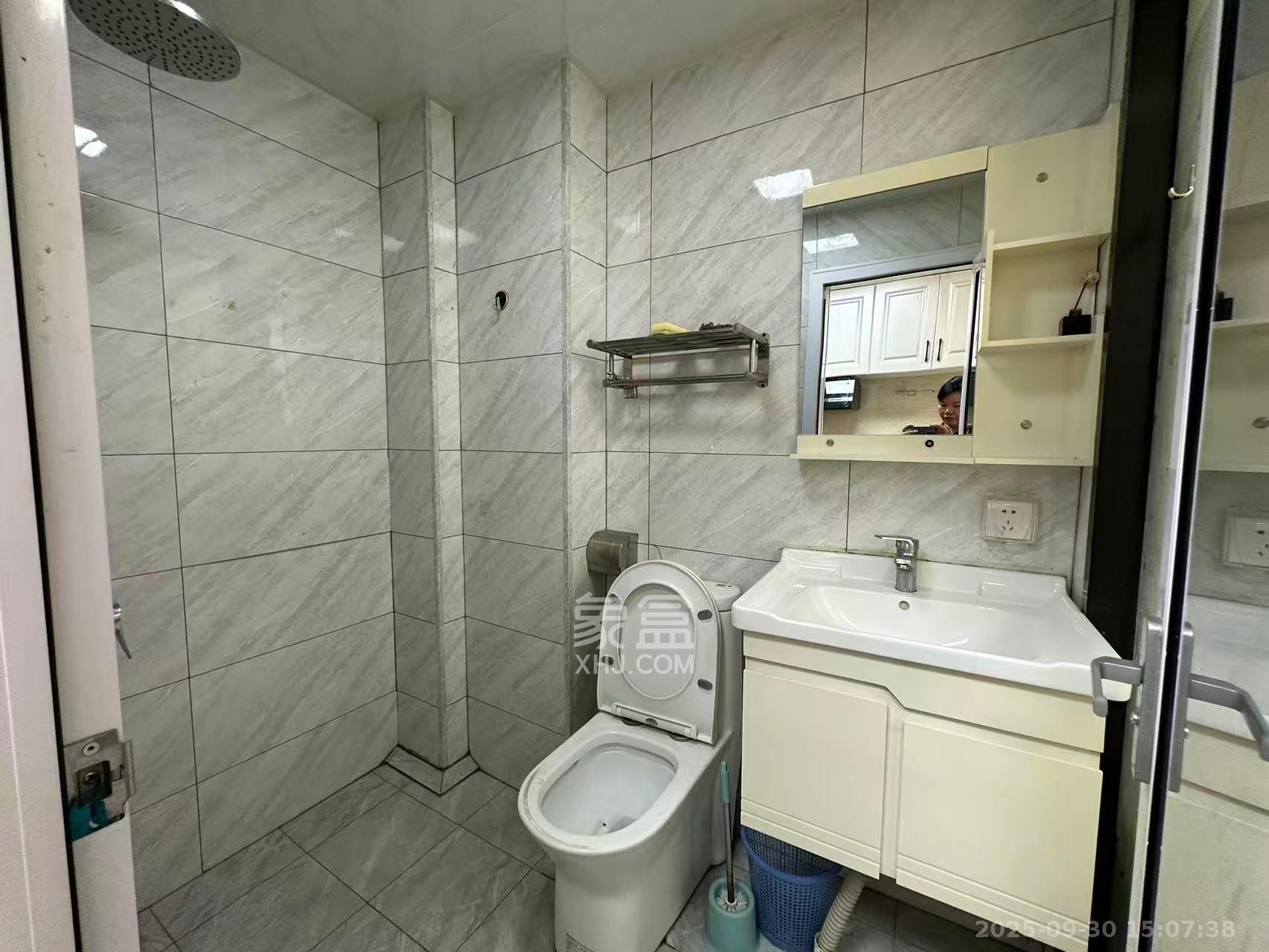 东盈商业广场(华泉城市广场) 1室1厅1卫 1700.0元/月 东盈商业广场(华泉城市广场) 1室1厅1卫 1700.0元/月室内图