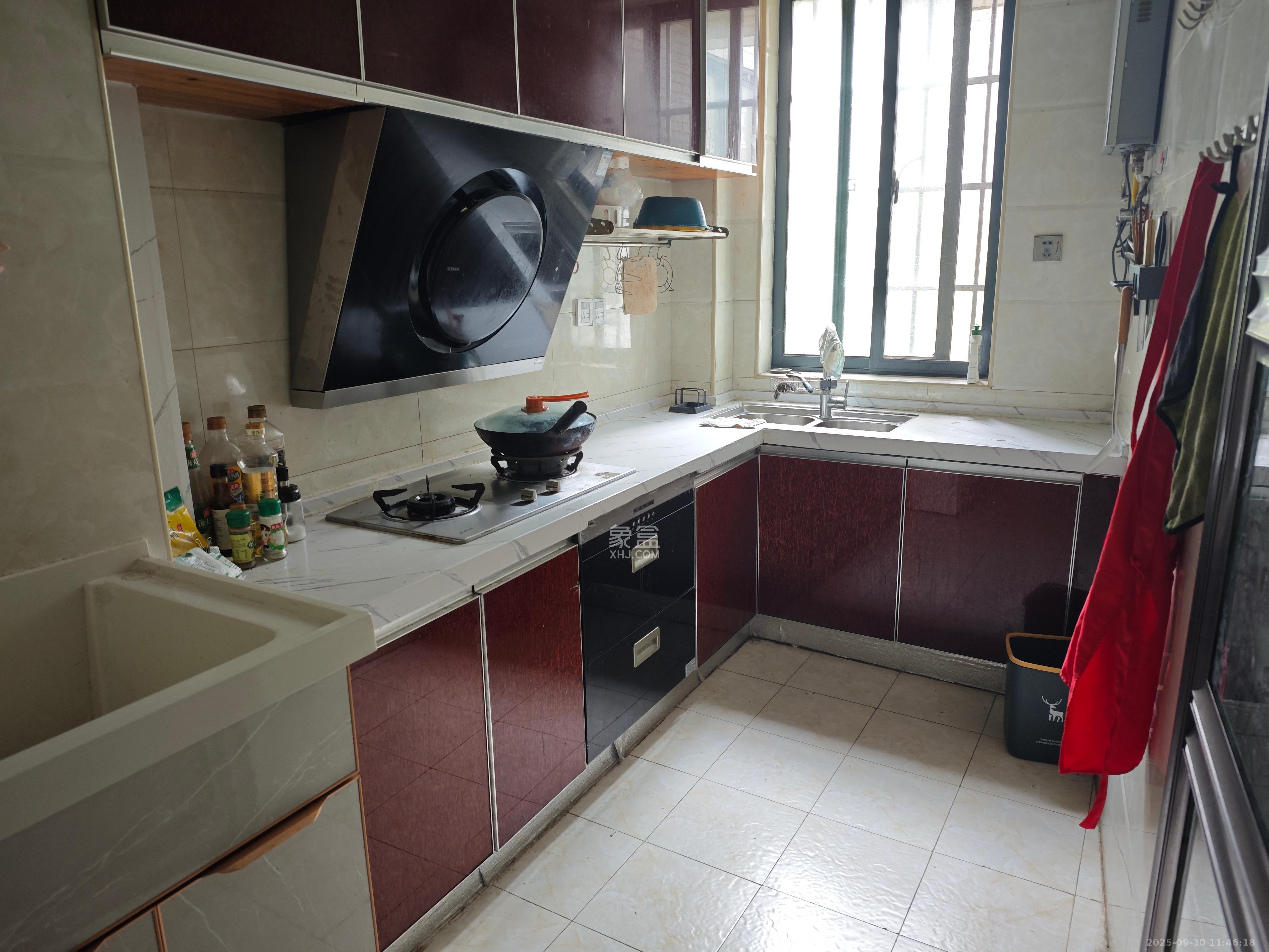 世纪桃花苑 4室2厅2卫 3200.0元/月 世纪桃花苑 4室2厅2卫 3200.0元/月室内图