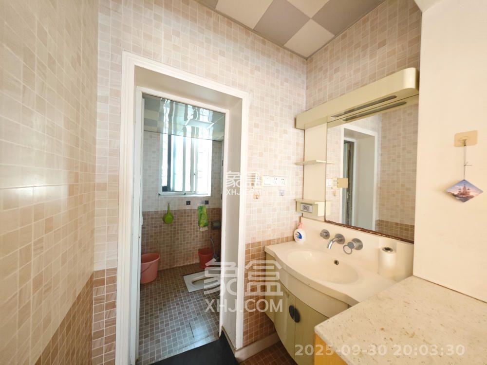 鄱阳小区 3室2厅1卫 1300.0元/月 鄱阳小区 3室2厅1卫 1300.0元/月室内图