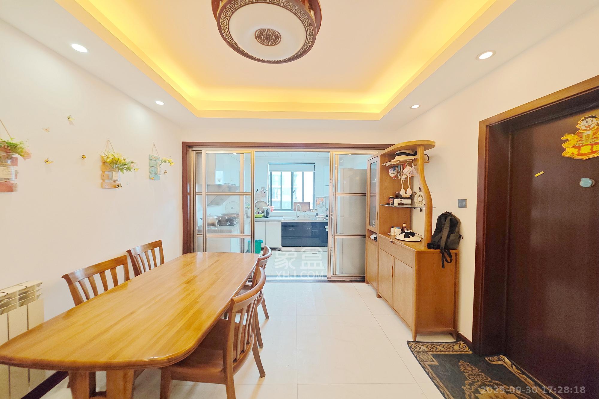 中江佳境天成 4室2厅2卫 139.0万 中江佳境天成 4室2厅2卫 139.0万客厅