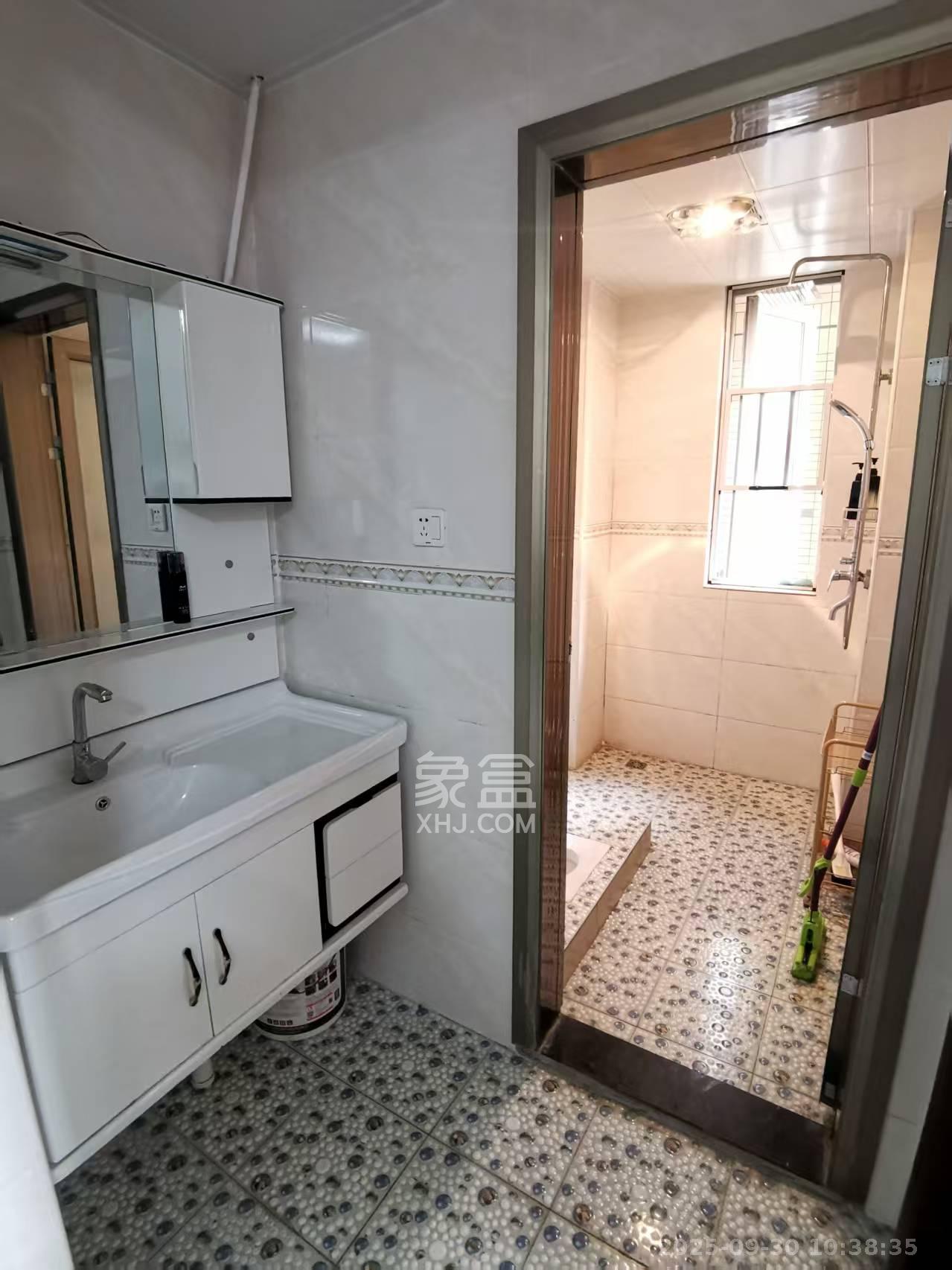 金地格林公馆  3室2厅1卫    2200.0元/月室内图