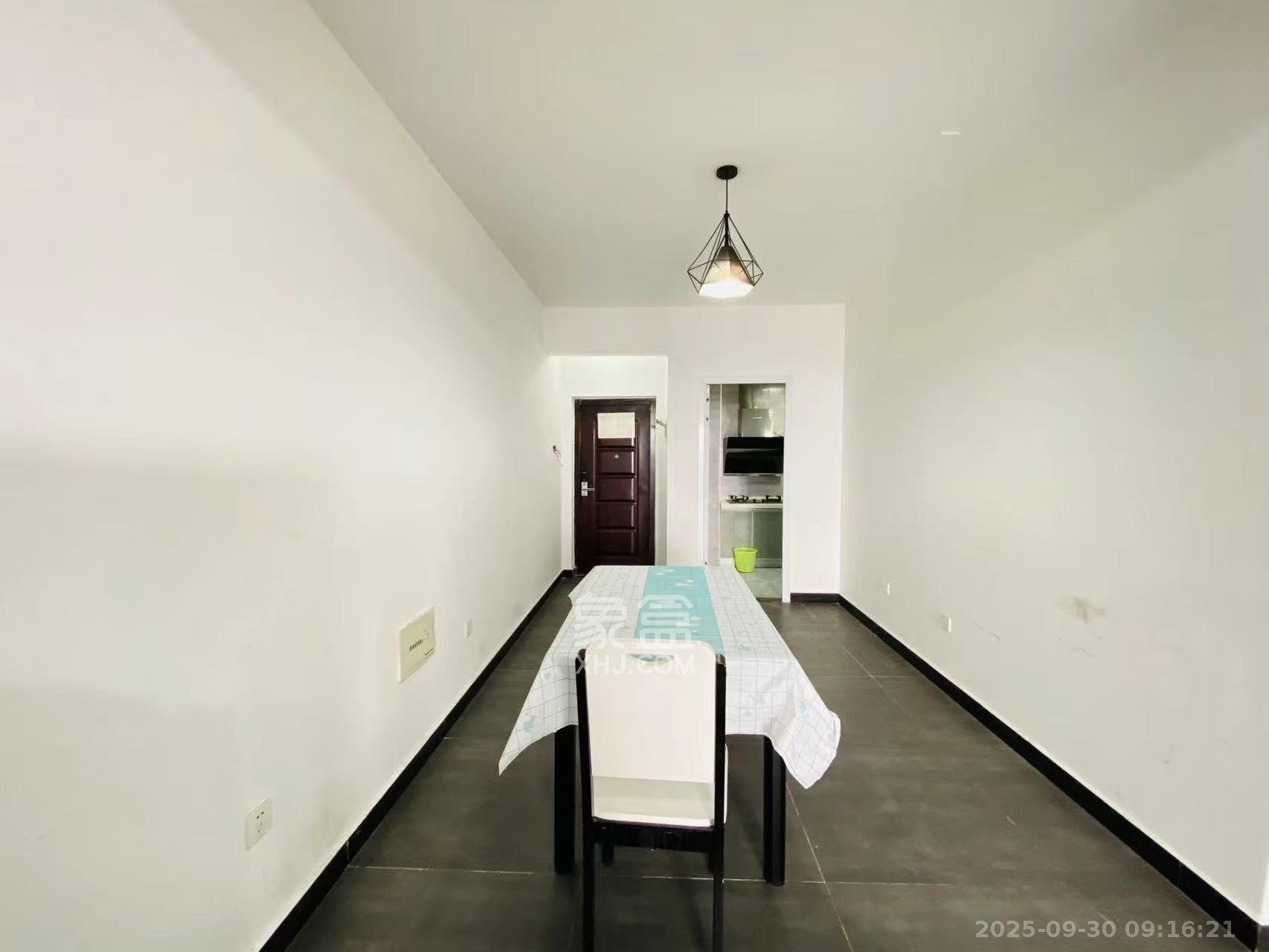 慢步江湾 3室2厅1卫 2500.0元/月 慢步江湾 3室2厅1卫 2500.0元/月室内图